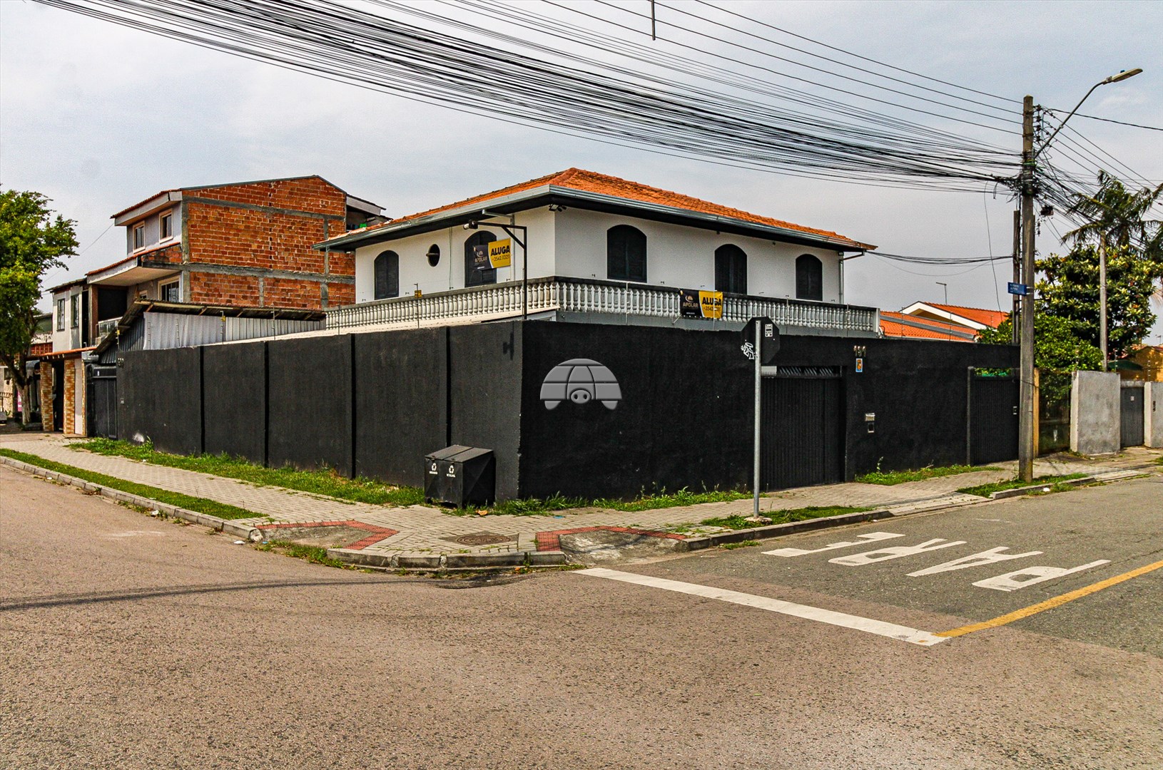 Sobrado para alugar em Xaxim, Curitiba — Portal Chave Fácil