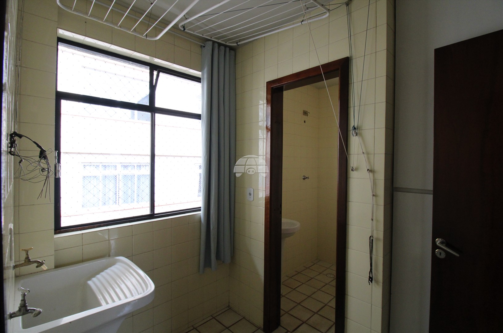 Apartamento para alugar em Cristo Rei, Curitiba — Outrasul Imobiliária