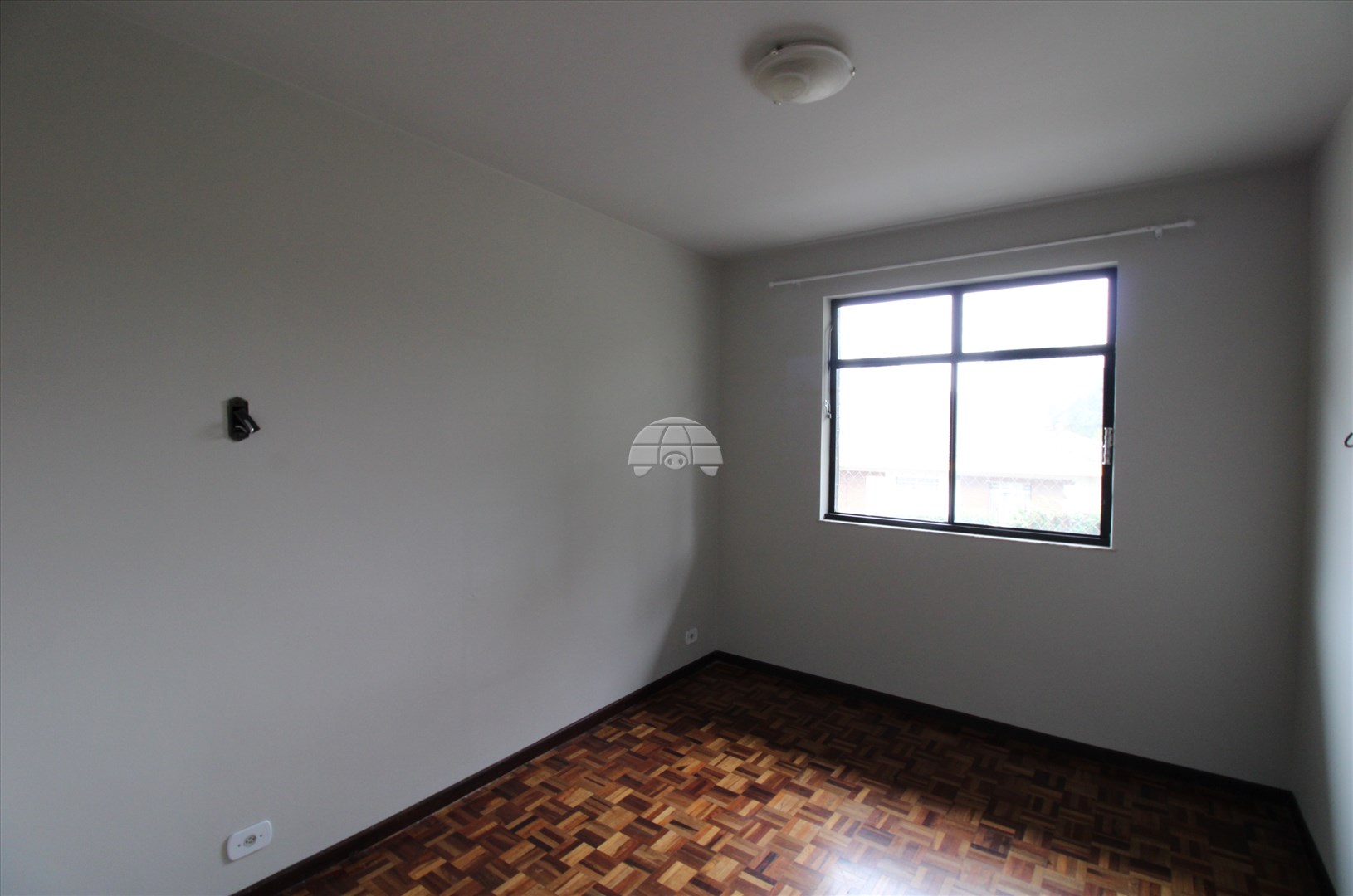 Apartamento para alugar em Cristo Rei, Curitiba — Outrasul Imobiliária