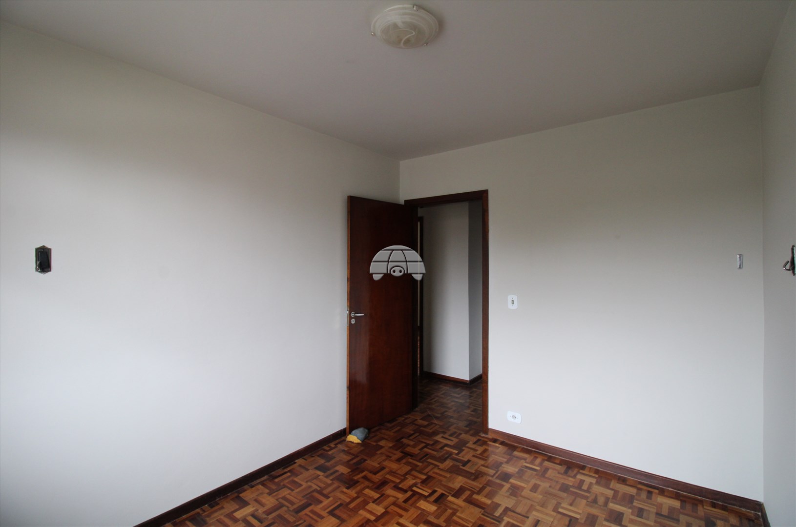 Apartamento para alugar em Cristo Rei, Curitiba — Outrasul Imobiliária