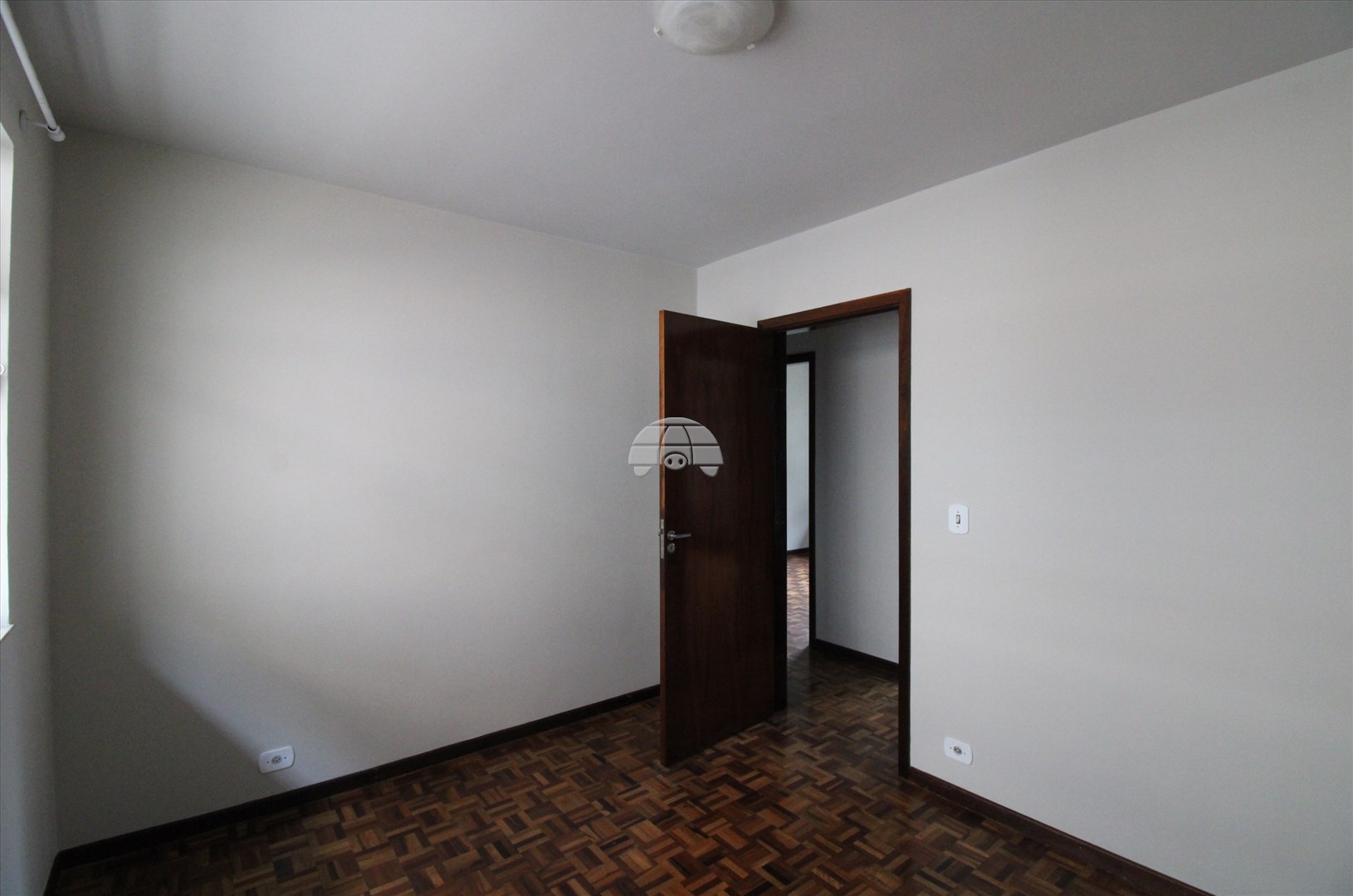 Apartamento para alugar em Cristo Rei, Curitiba — Outrasul Imobiliária