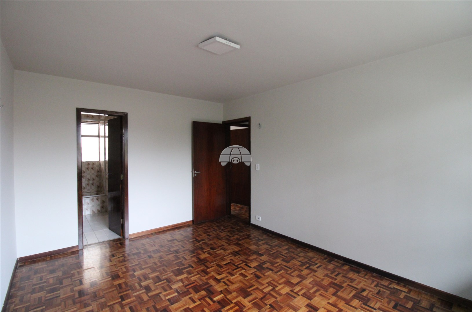 Apartamento para alugar em Cristo Rei, Curitiba — Outrasul Imobiliária