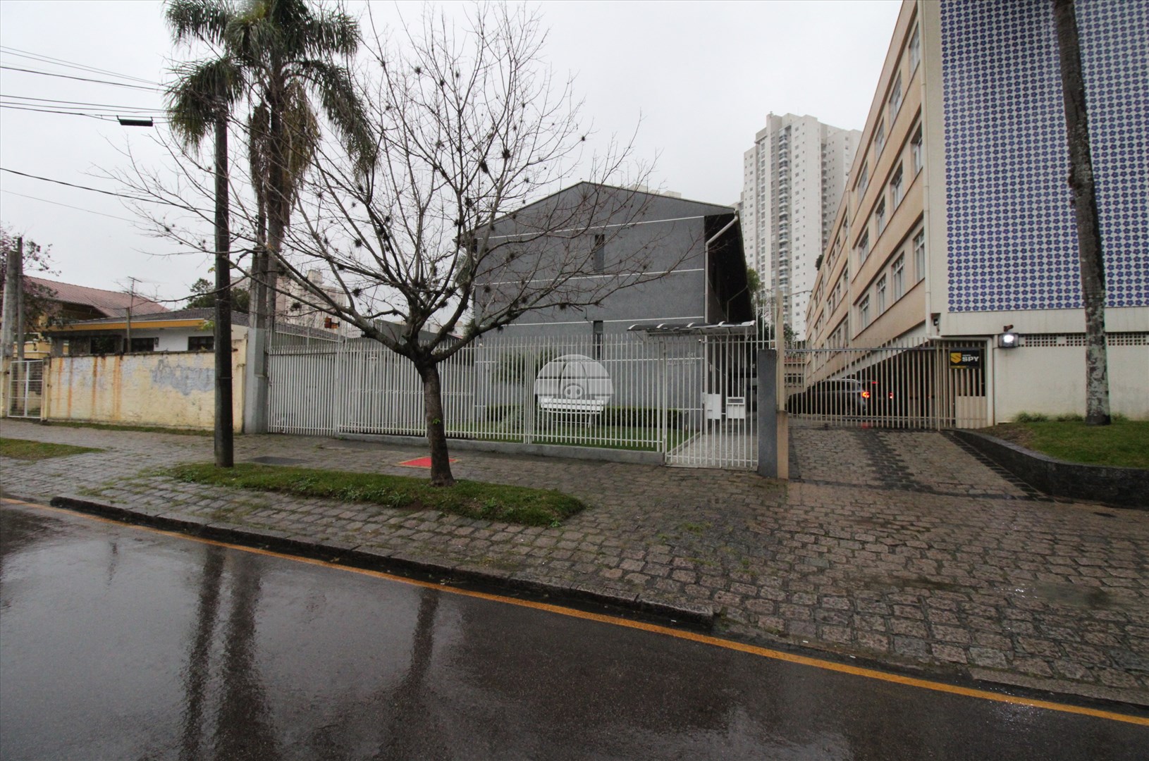 Apartamento para alugar em Cristo Rei, Curitiba — Outrasul Imobiliária