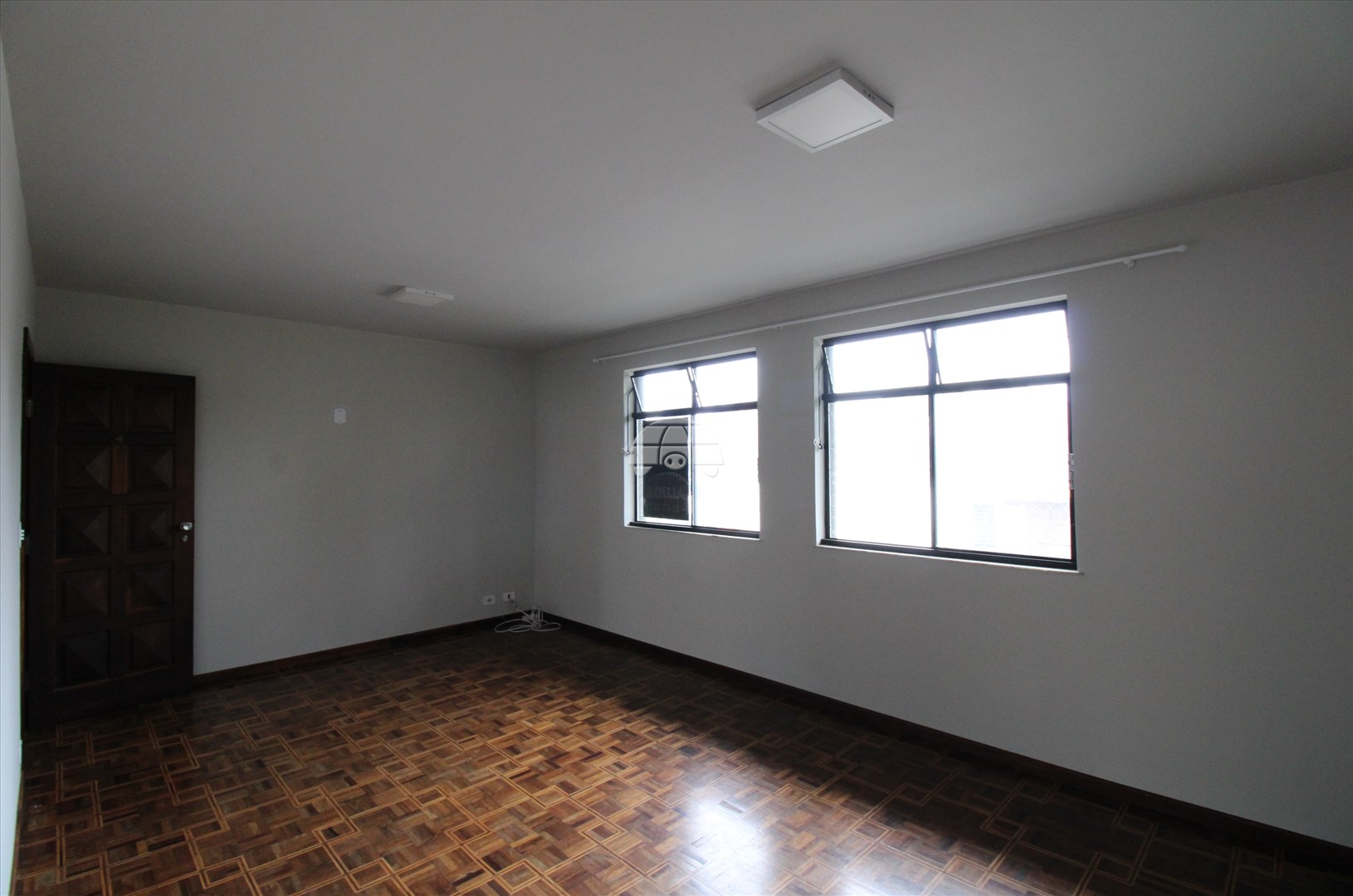 Apartamento para alugar em Cristo Rei, Curitiba — Outrasul Imobiliária