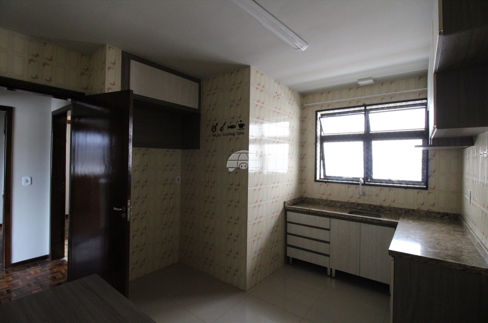 Apartamento para alugar em Cristo Rei, Curitiba — Outrasul Imobiliária