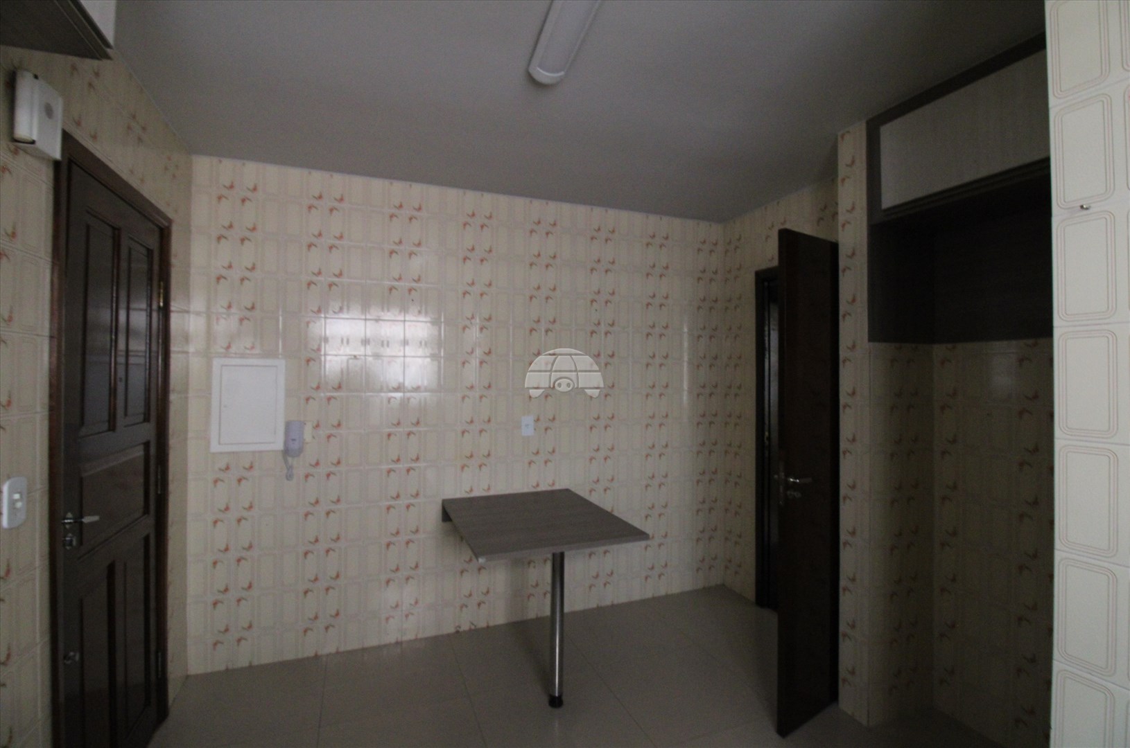 Apartamento para alugar em Cristo Rei, Curitiba — Outrasul Imobiliária