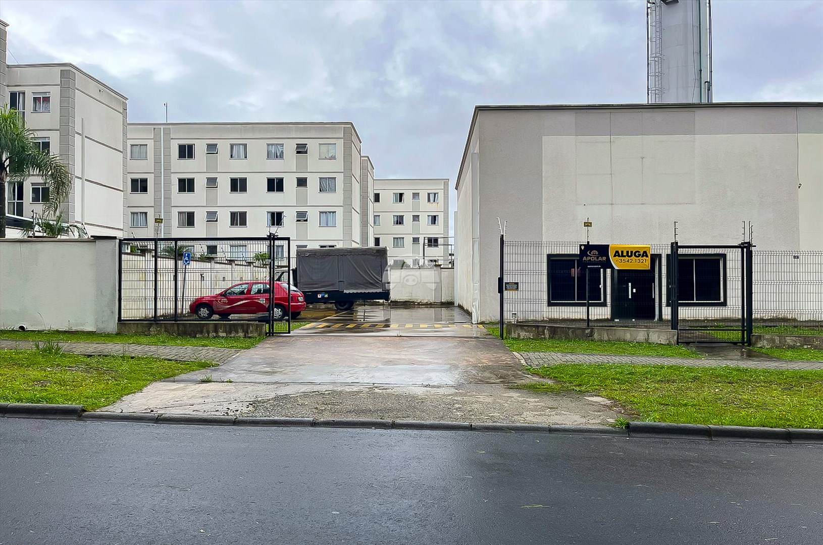 Loja Comercial para Locação no Bairro Pinheirinho ref. 85984 (1 / 10)