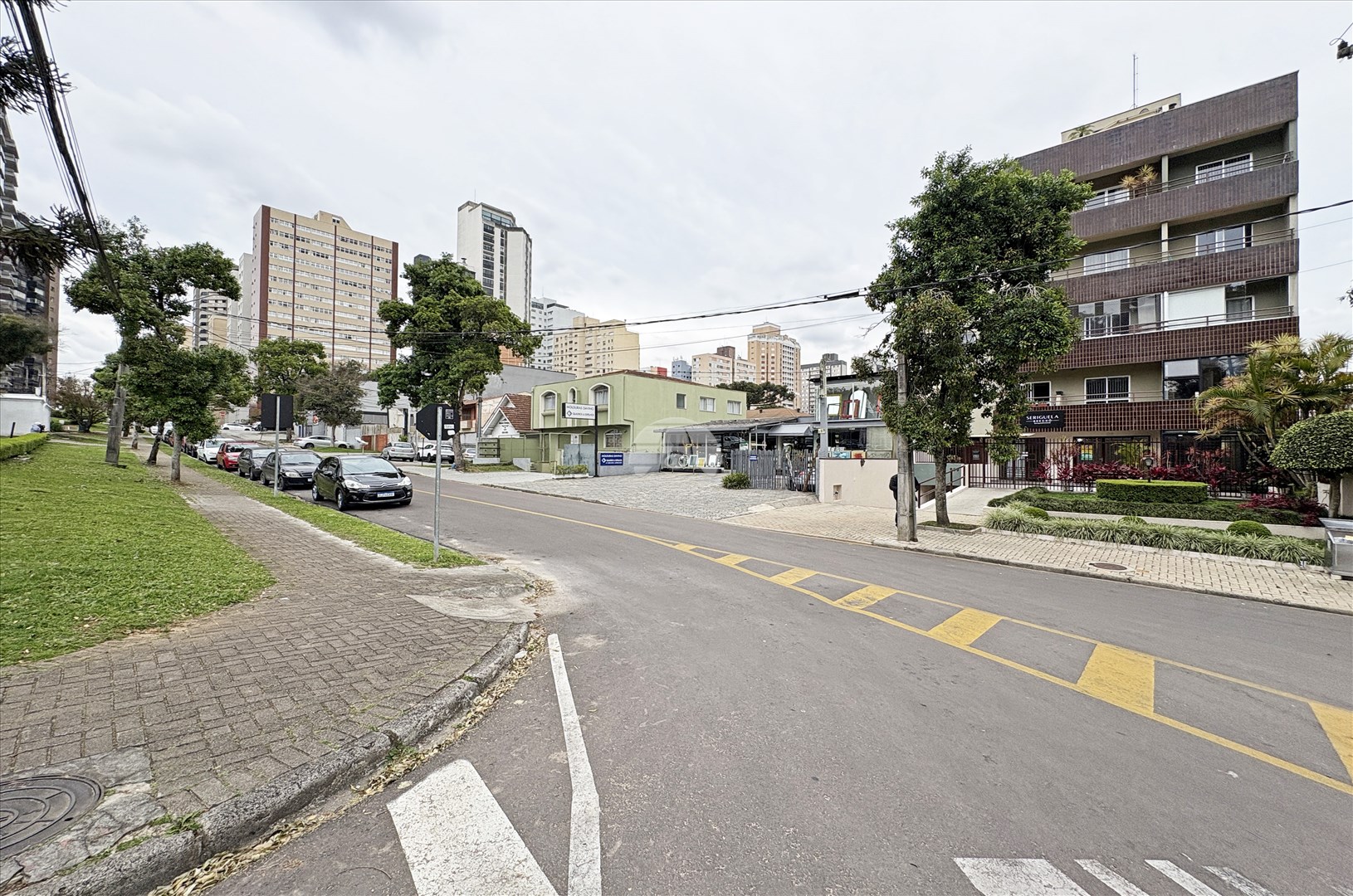 Comercial para alugar em Mercês, Curitiba — Imobiliária Razão