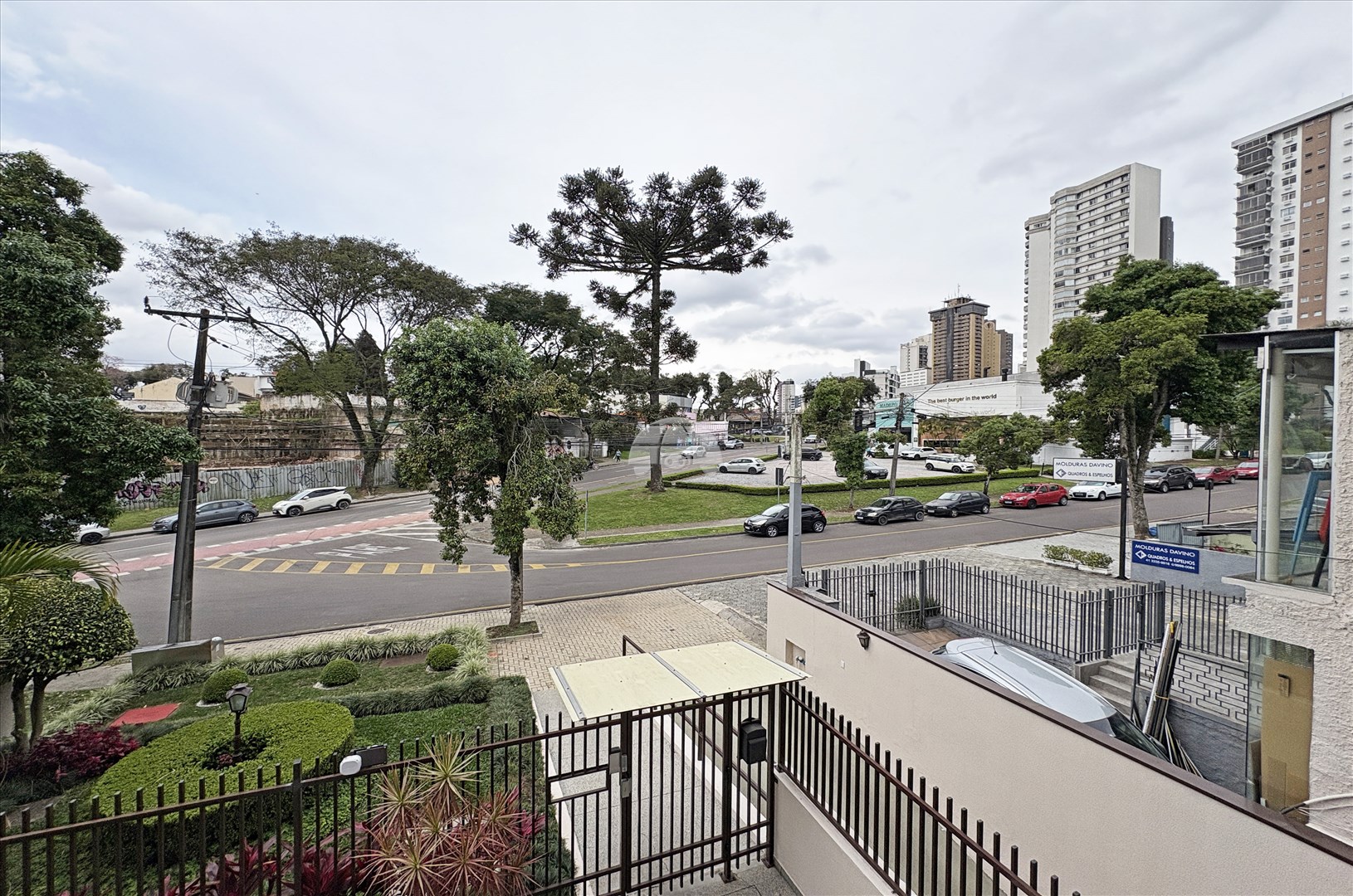 Comercial para alugar em Mercês, Curitiba — Imobiliária Razão