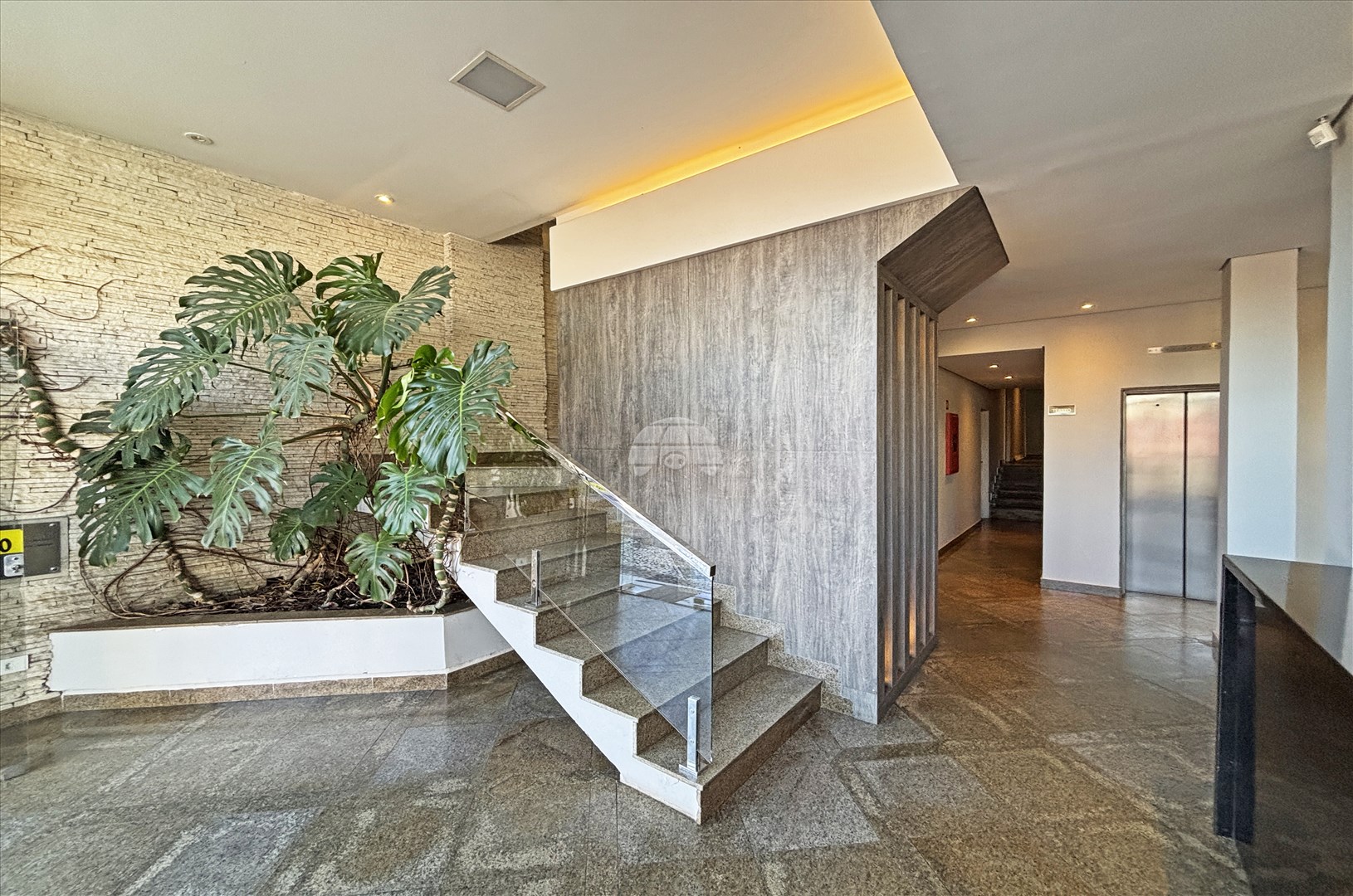 Sala/Conjunto Comercial para alugar em Centro, Curitiba — Portal Chave Fácil