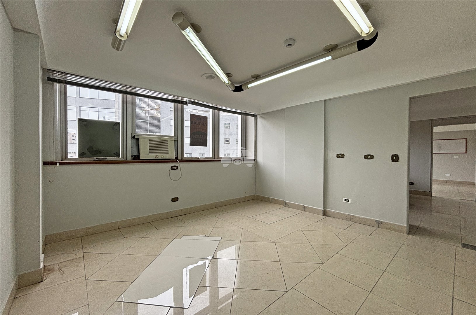 Conjunto Comercial para Locação no Bairro Centro ref. 100745 (10 / 10)
