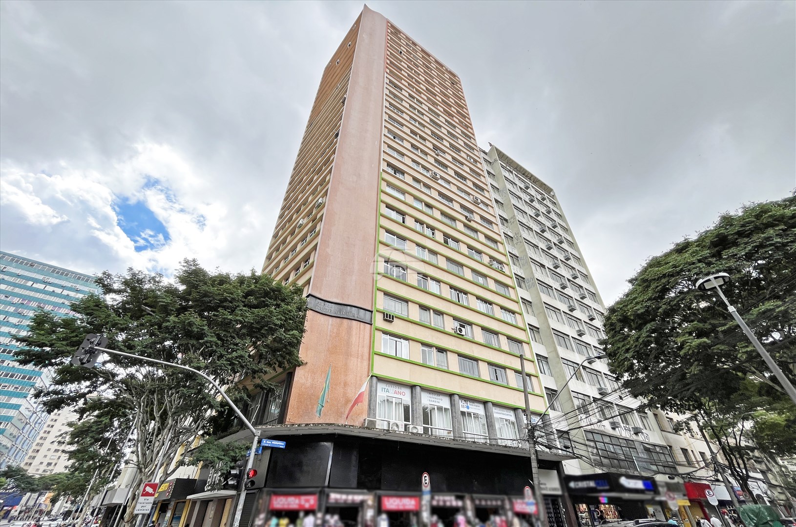 Sala/Conjunto Comercial para alugar em Centro, Curitiba — Portal Chave Fácil