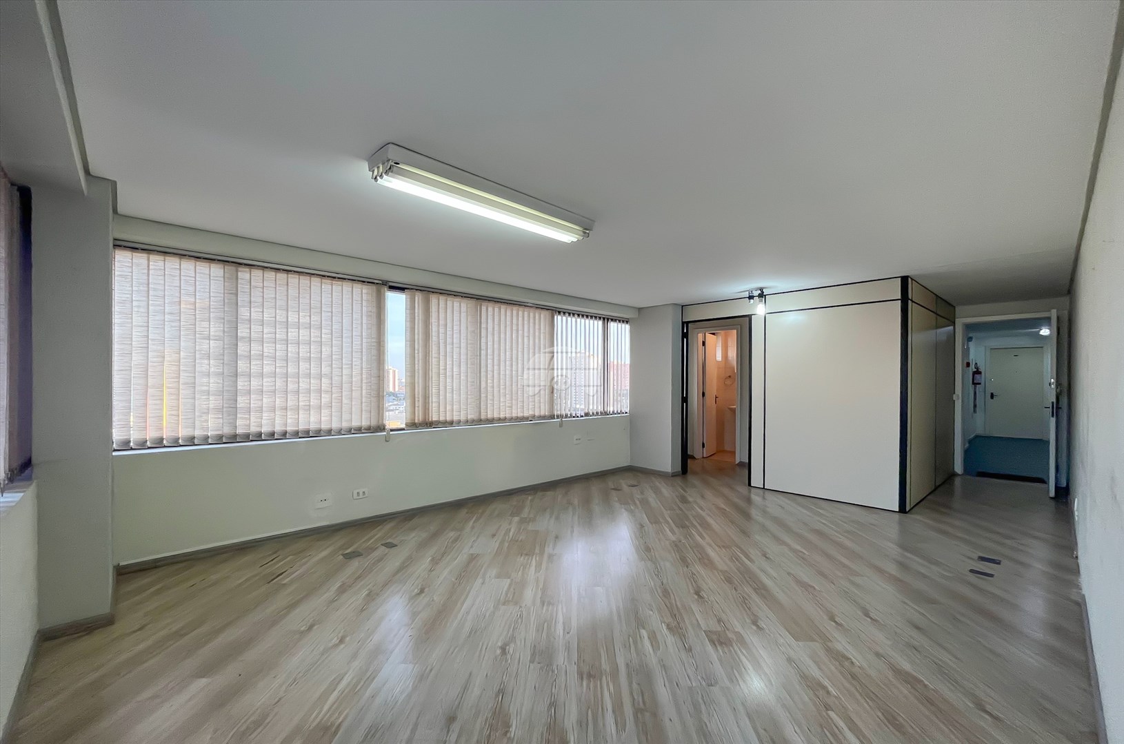 SALA COMERCIAL