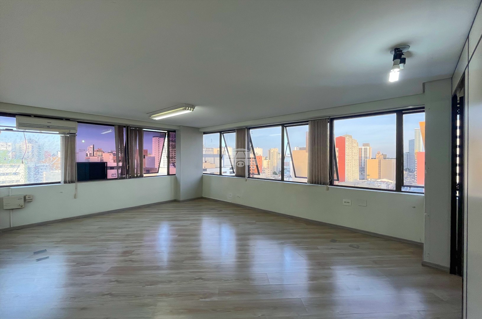 SALA COMERCIAL