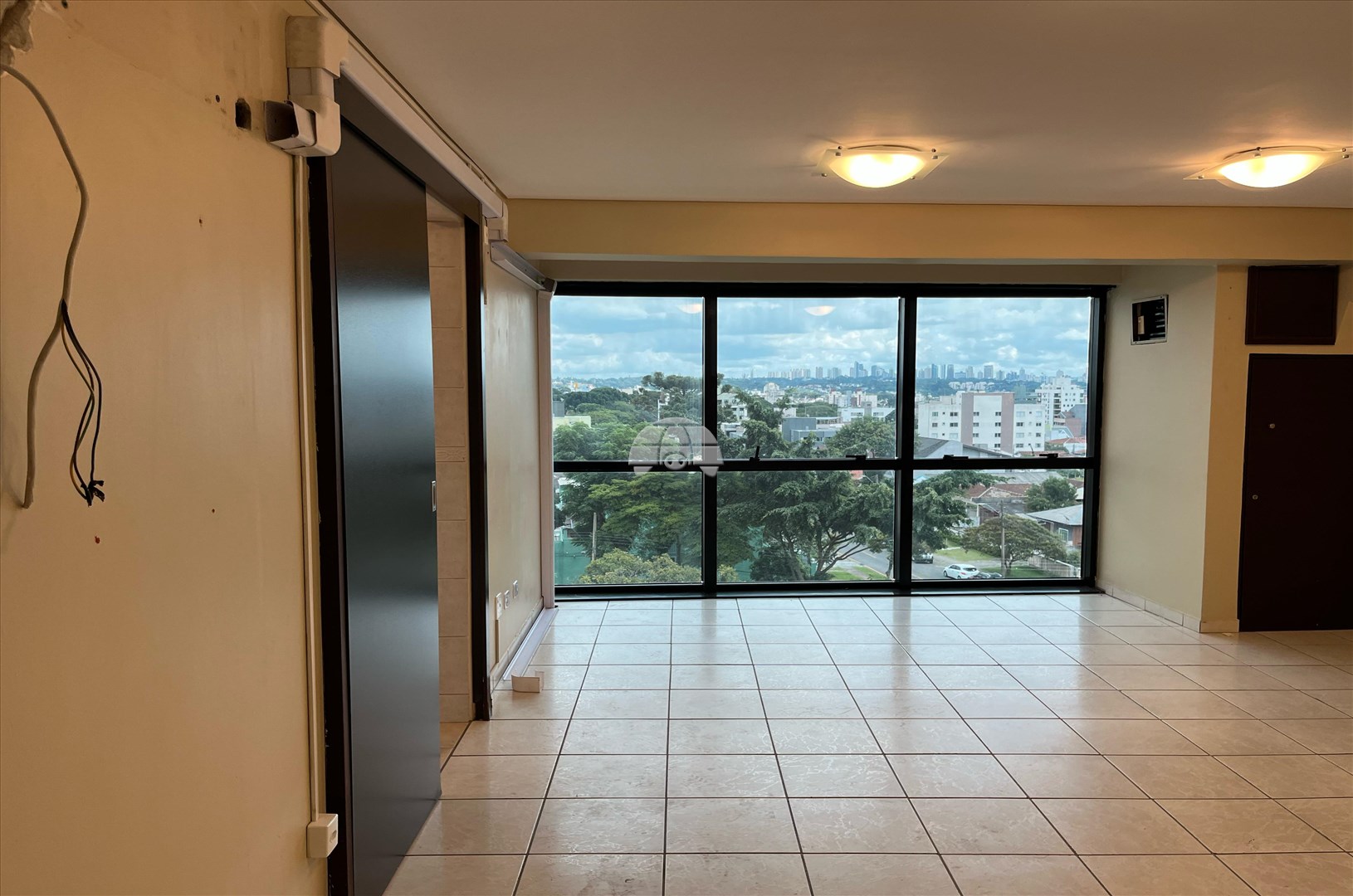 Prédio Comercial para Locação no Bairro Portão ref. 80517 (10 / 10)