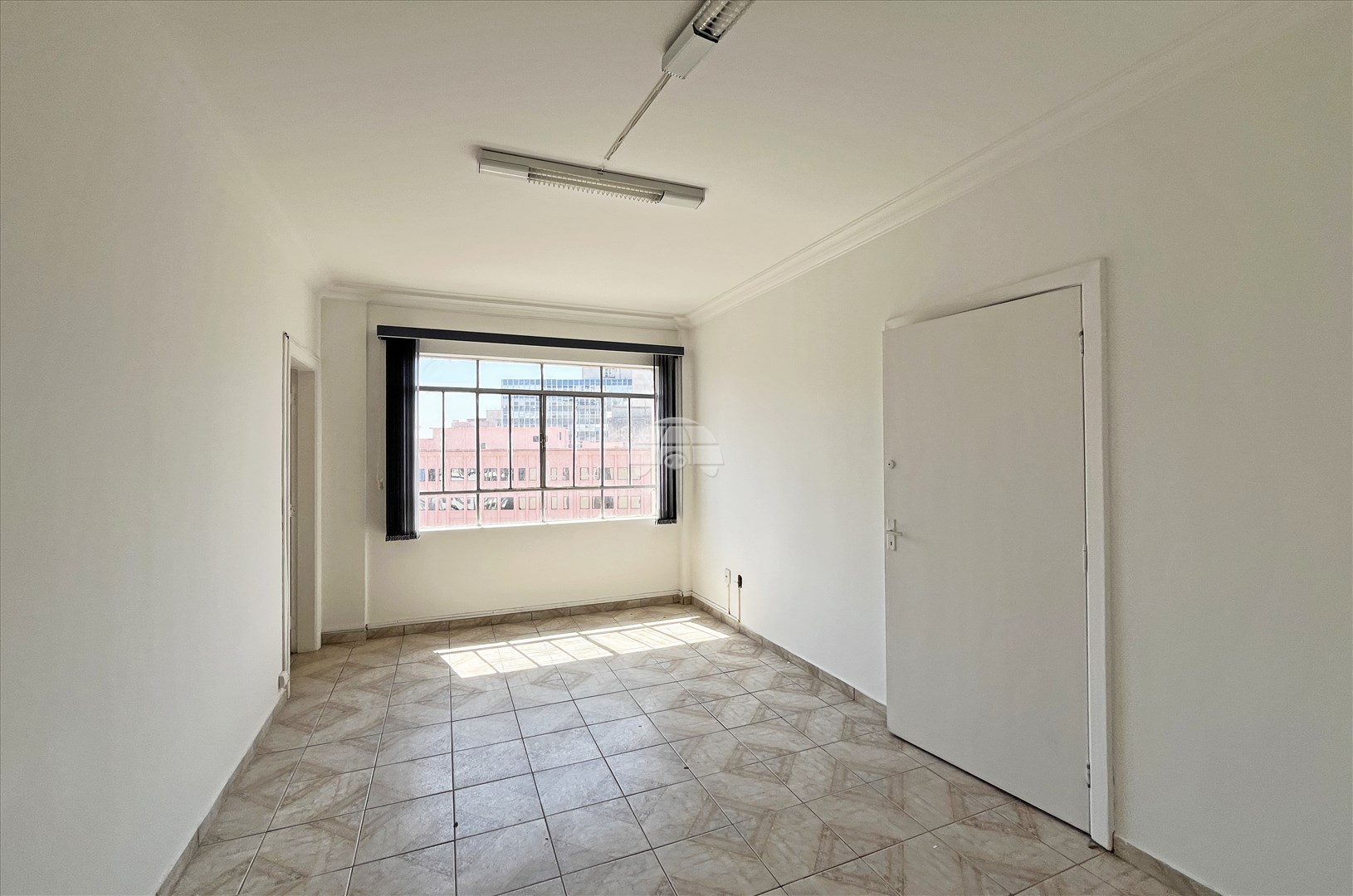 Comercial para alugar em Centro, Curitiba — Portal Chave Fácil