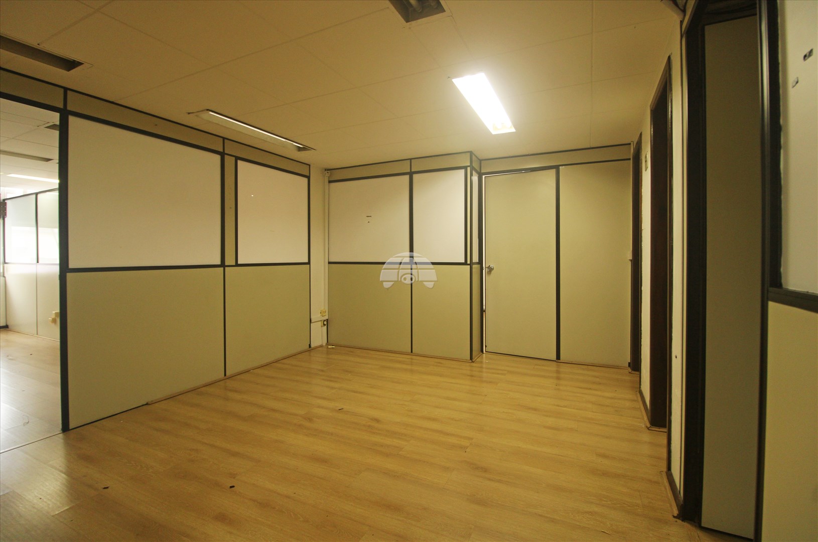 Sala/Conjunto Comercial para alugar em Centro, Curitiba — Portal Chave Fácil