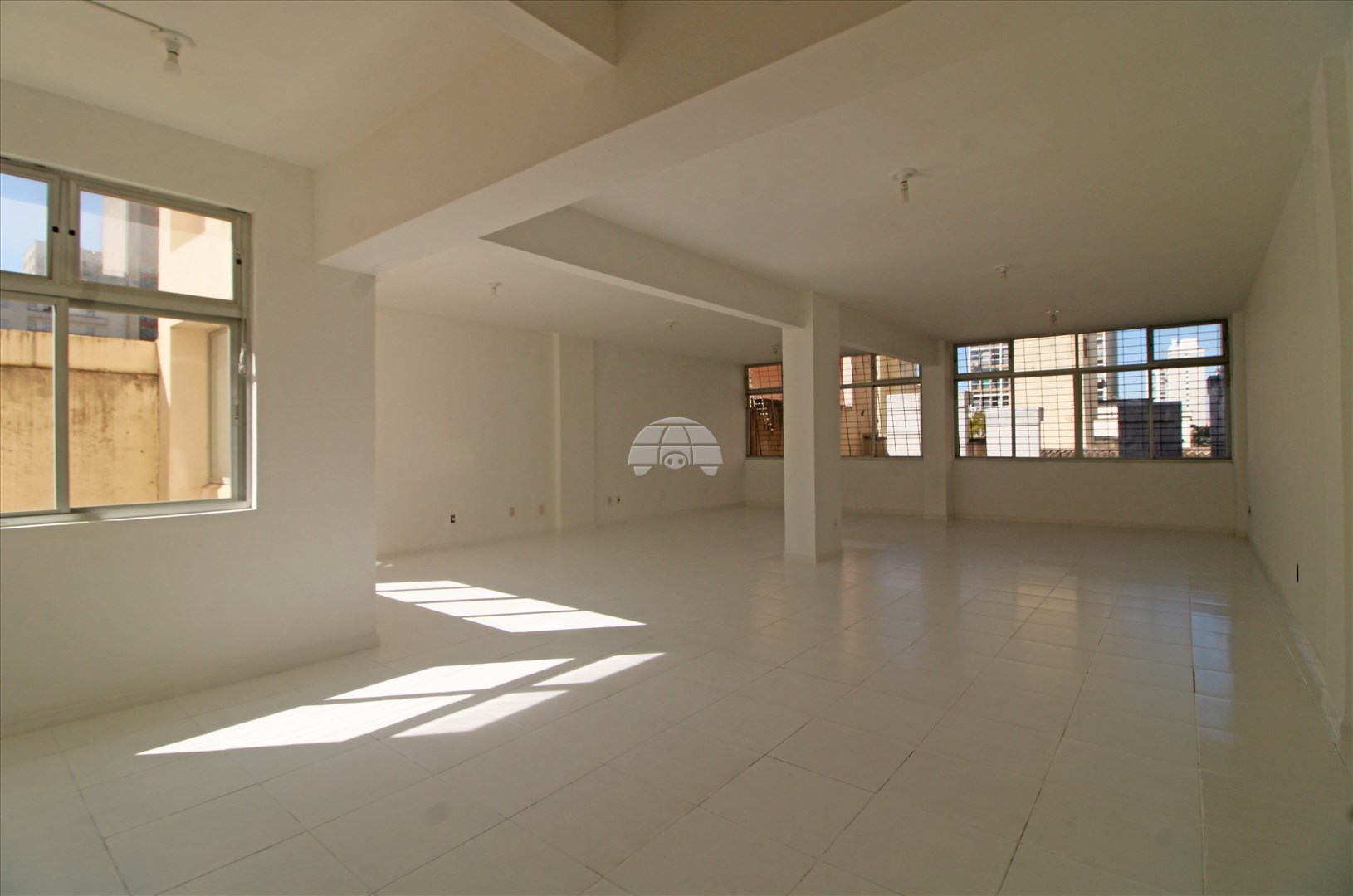 Sala/Conjunto Comercial para alugar em Centro, Curitiba — Portal Chave Fácil