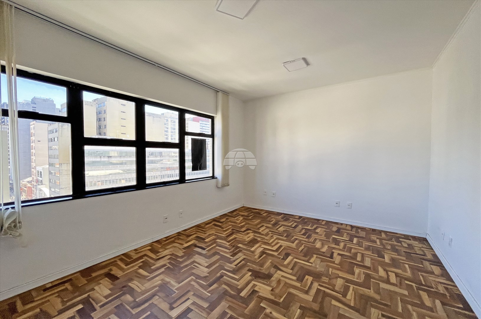 Sala Comercial para Locação no Bairro Centro ref. 102060 (8 / 10)