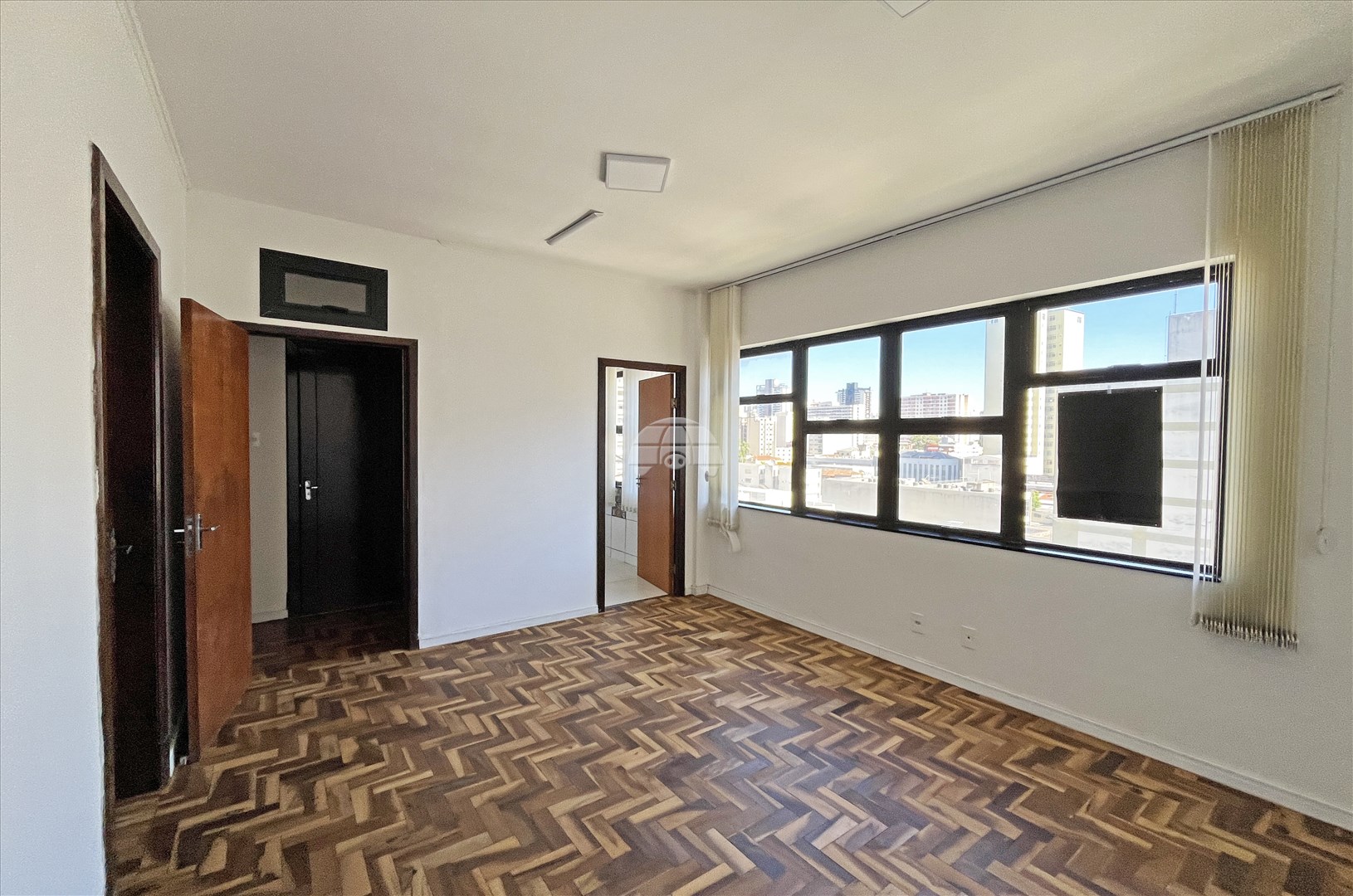 Sala Comercial para Locação no Bairro Centro ref. 102060 (9 / 10)