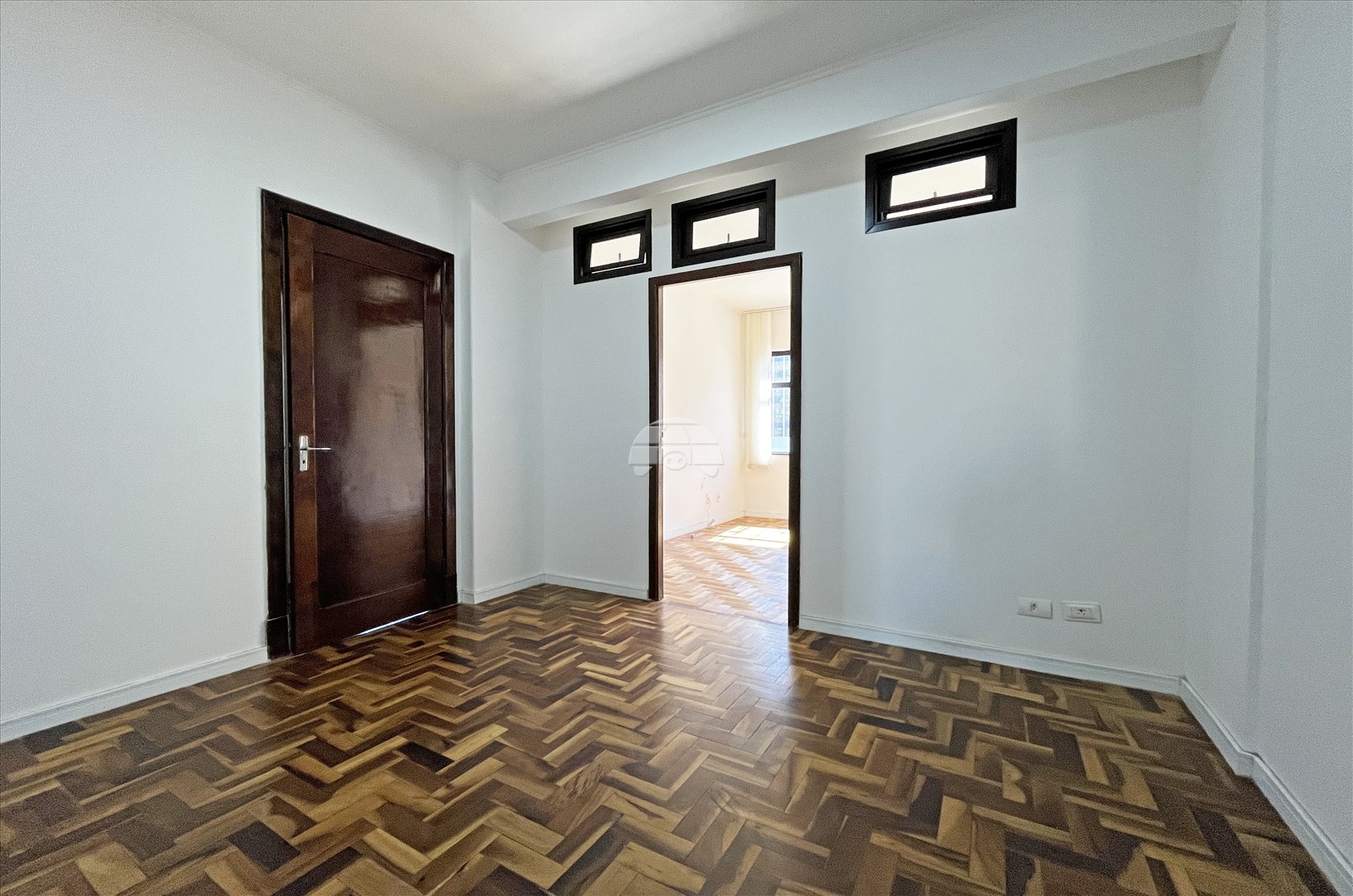 Sala Comercial para Locação no Bairro Centro ref. 102060 (4 / 10)
