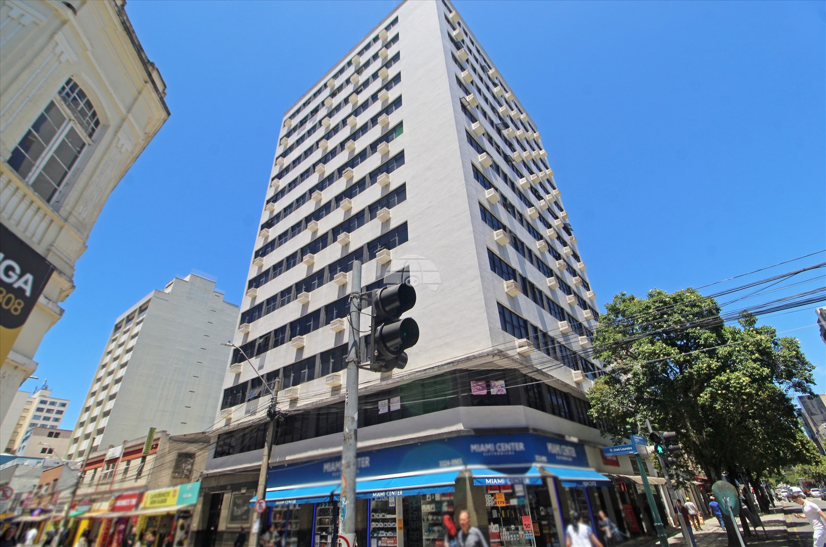 Sala Comercial para Locação no Bairro Centro ref. 102060 (2 / 10)