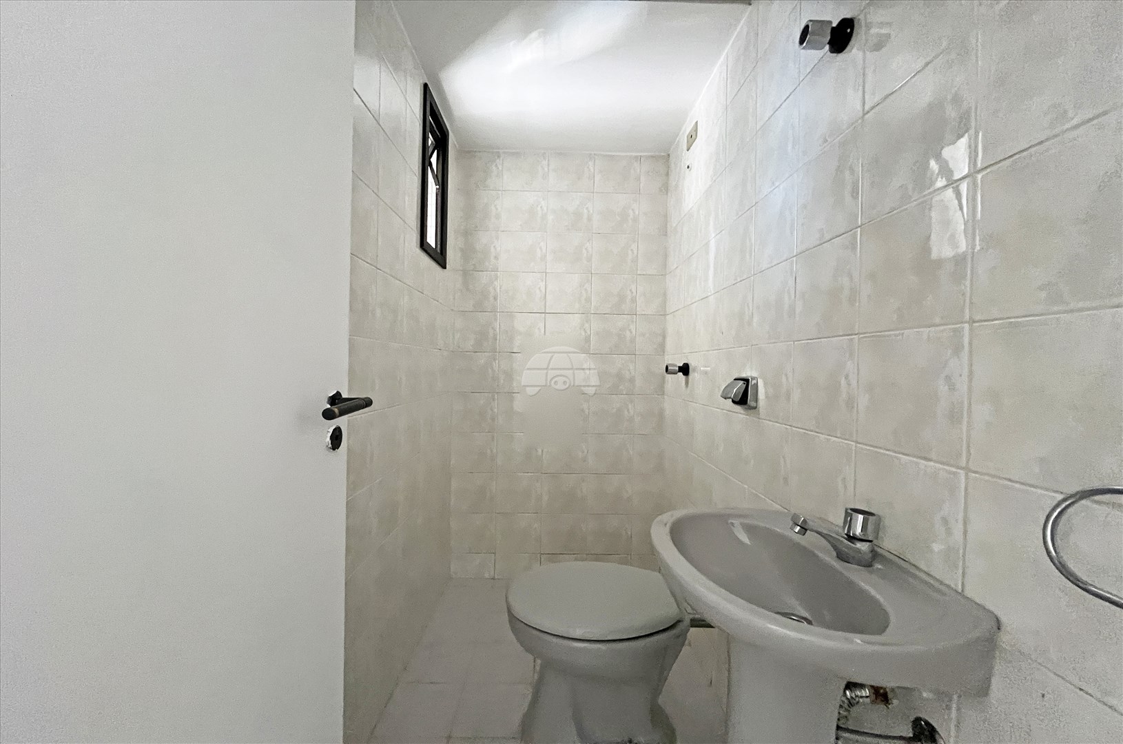Sala Comercial para Locação no Bairro Mercês ref. 102346 (8 / 10)