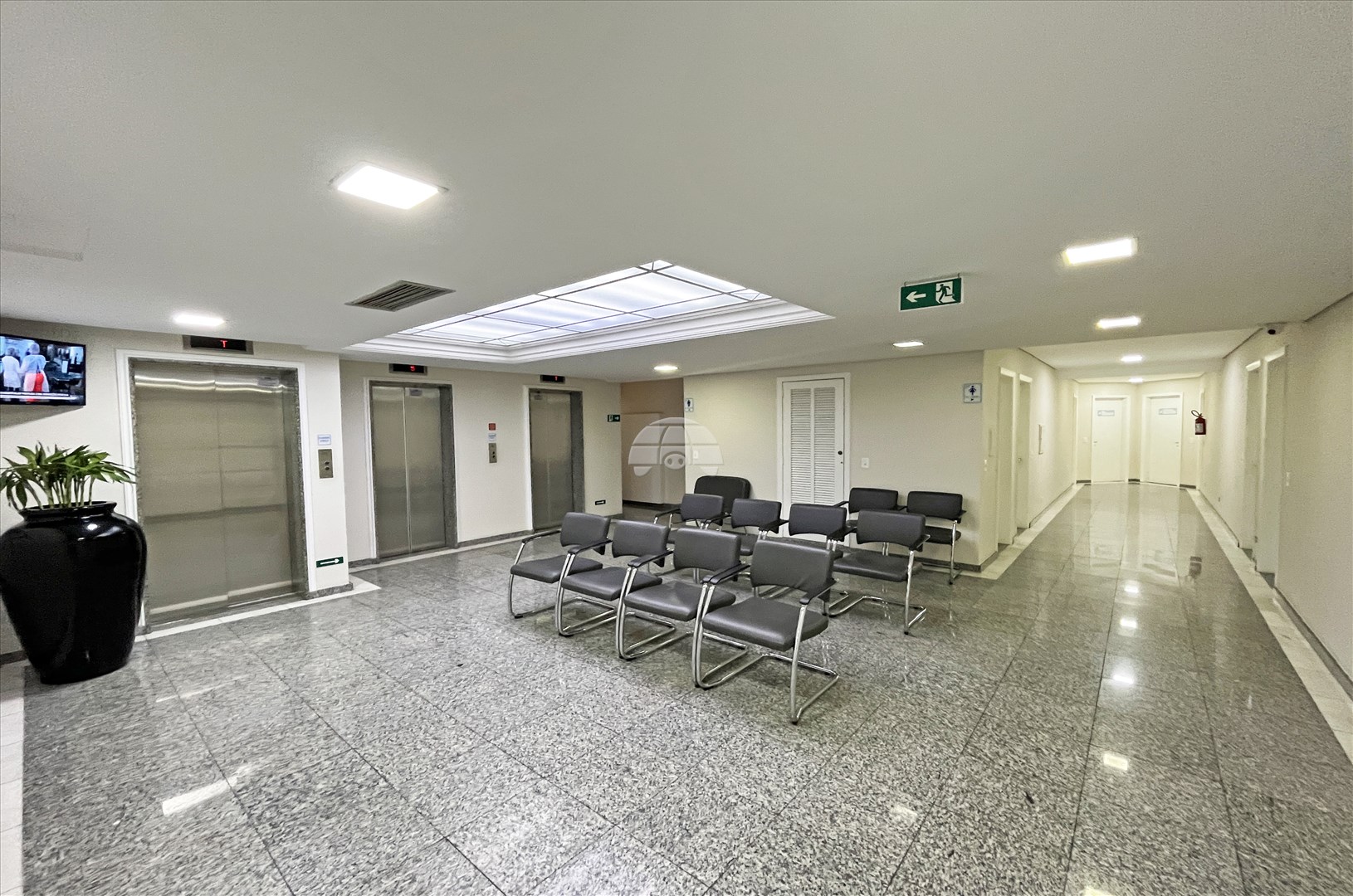 Sala Comercial para Locação no Bairro Mercês ref. 102346 (10 / 10)