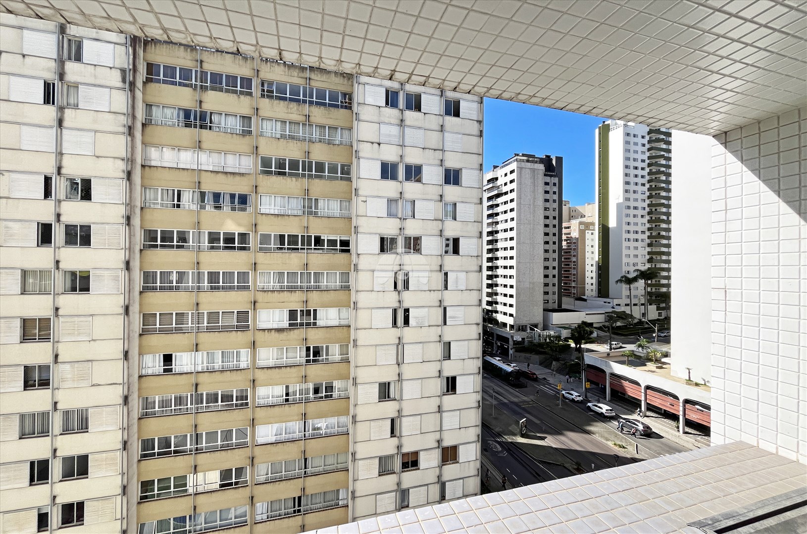 Sala/Conjunto Comercial para alugar em Mercês, Curitiba — Portal Chave Fácil
