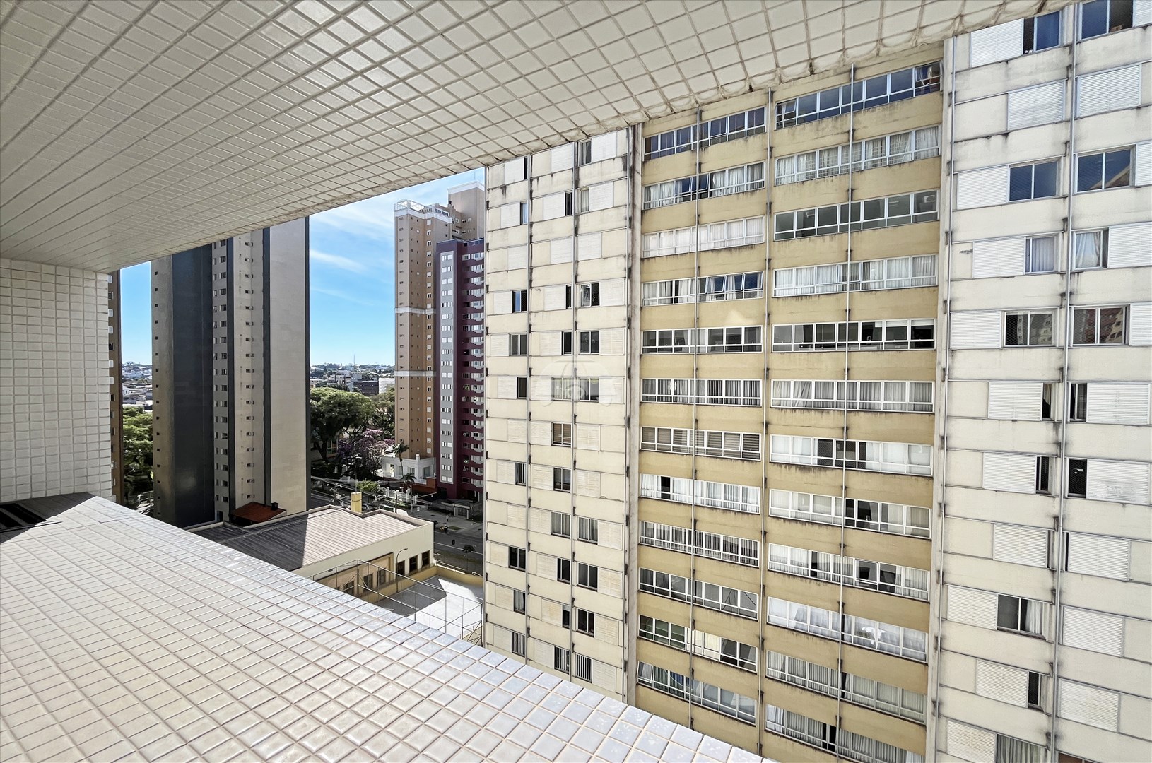 Sala/Conjunto Comercial para alugar em Mercês, Curitiba — Portal Chave Fácil