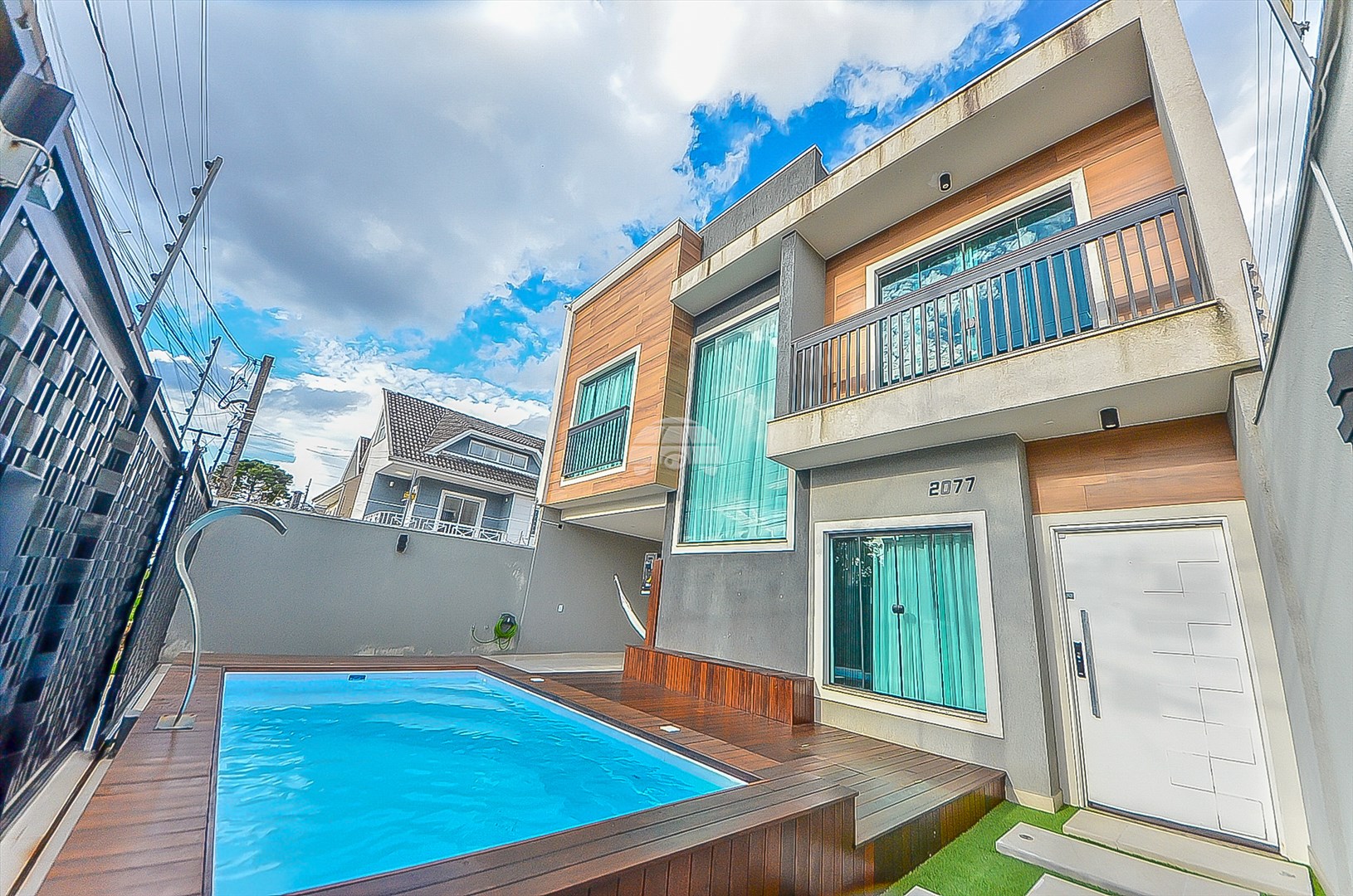 Casa à venda em Hauer, Curitiba — Portal Chave Fácil