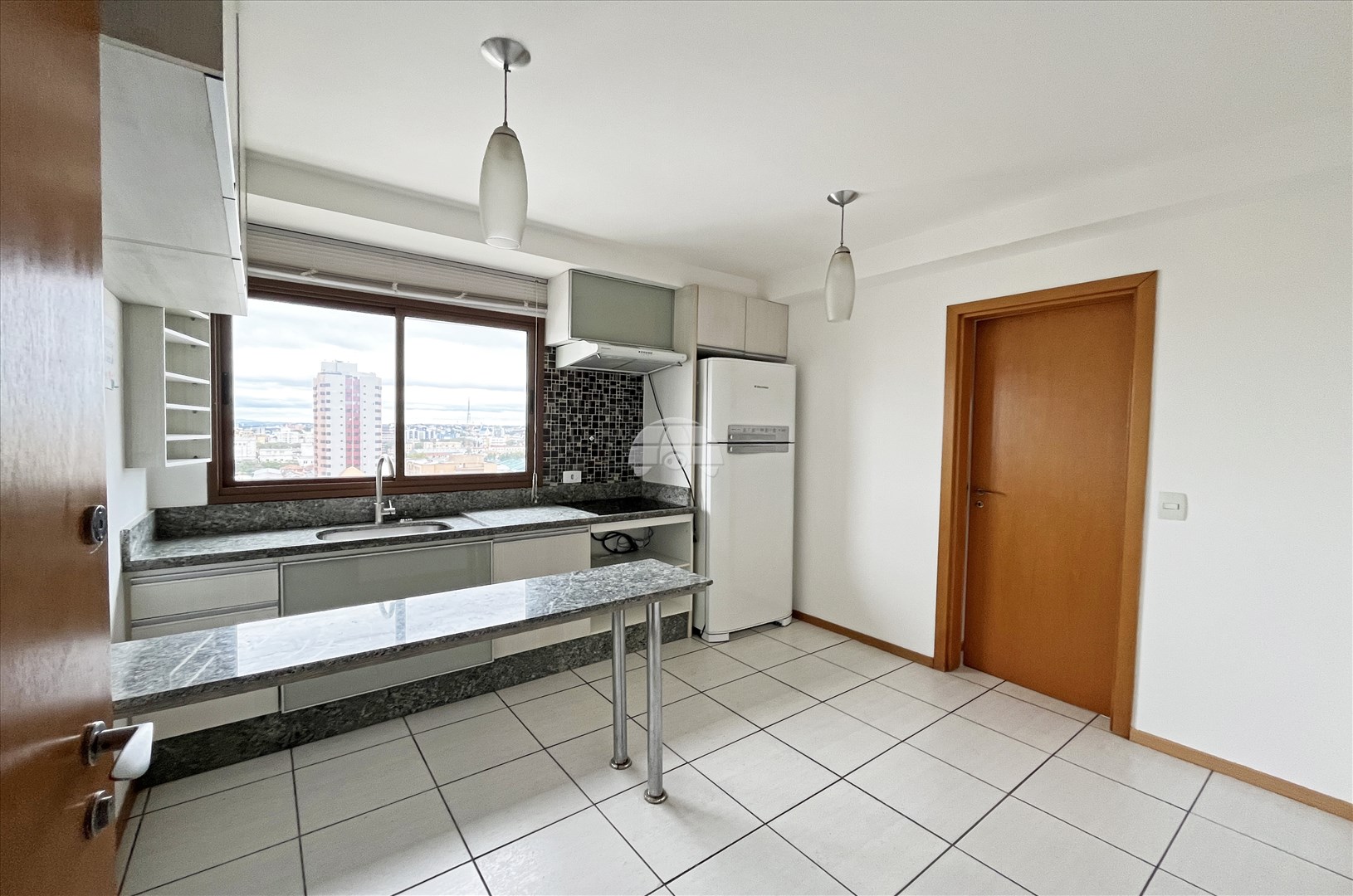 Apartamento Residencial para Locação no Bairro Centro ref. 102390 (3 / 10)
