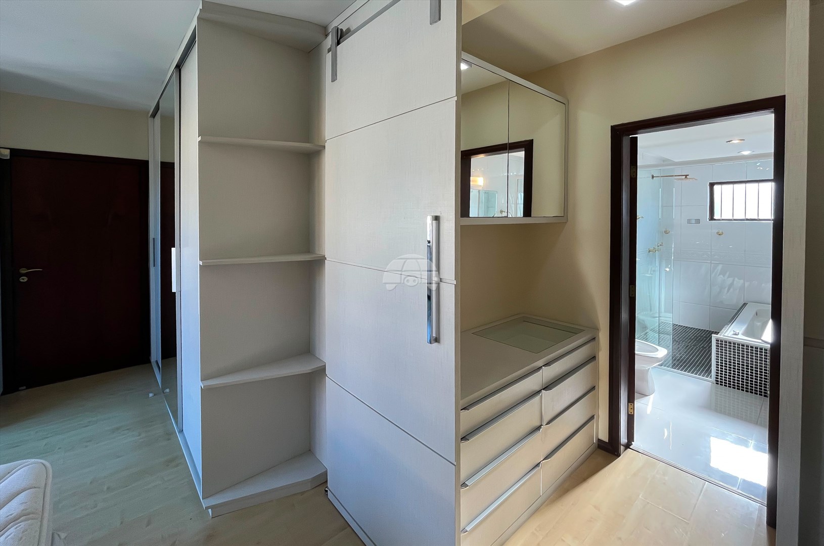 Casa para alugar em Boa Vista, Curitiba — MAFI ADMINISTRADORA DE IMOVEIS LTDA
