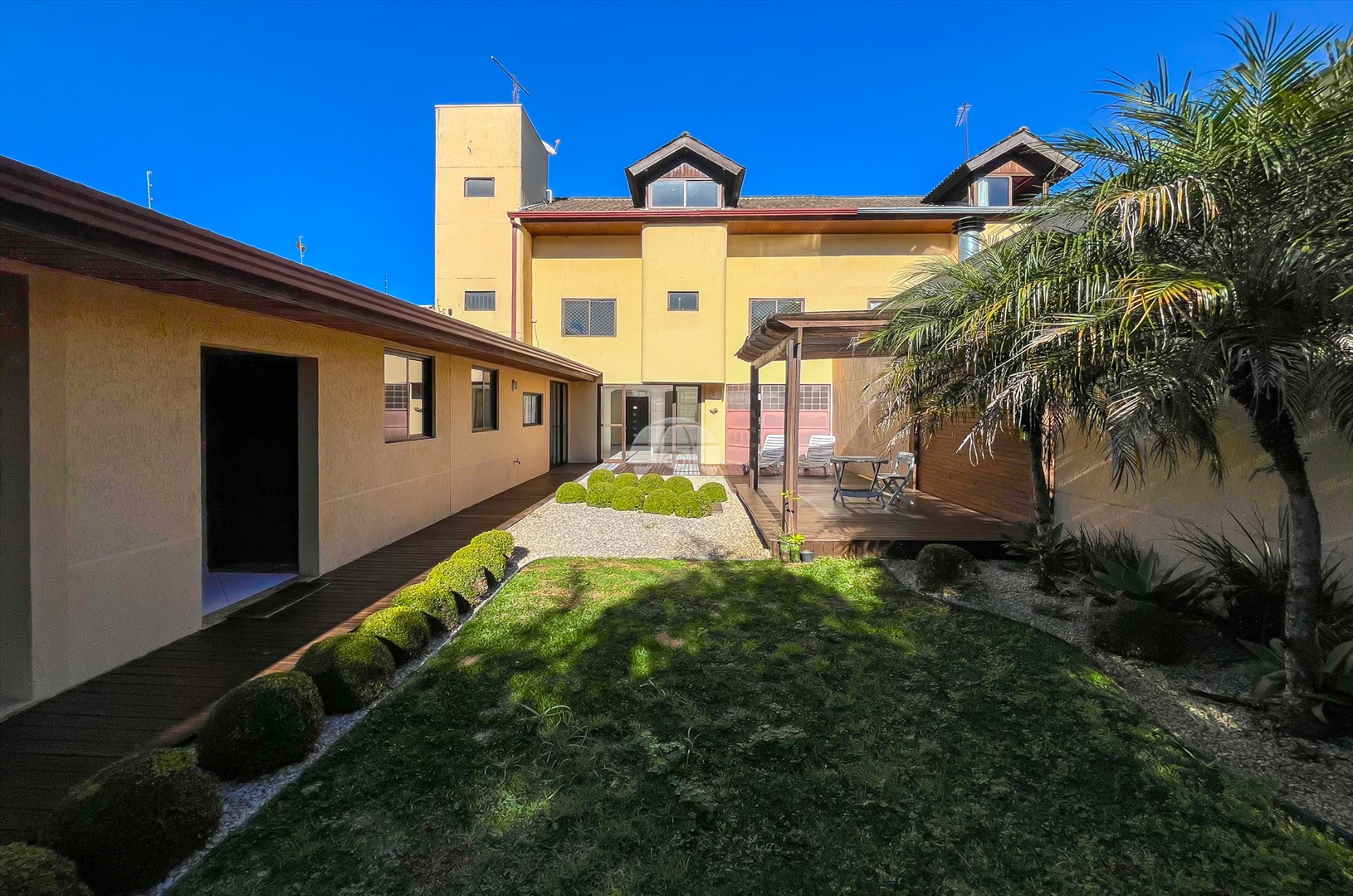 Casa para alugar em Boa Vista, Curitiba — MAFI ADMINISTRADORA DE IMOVEIS LTDA