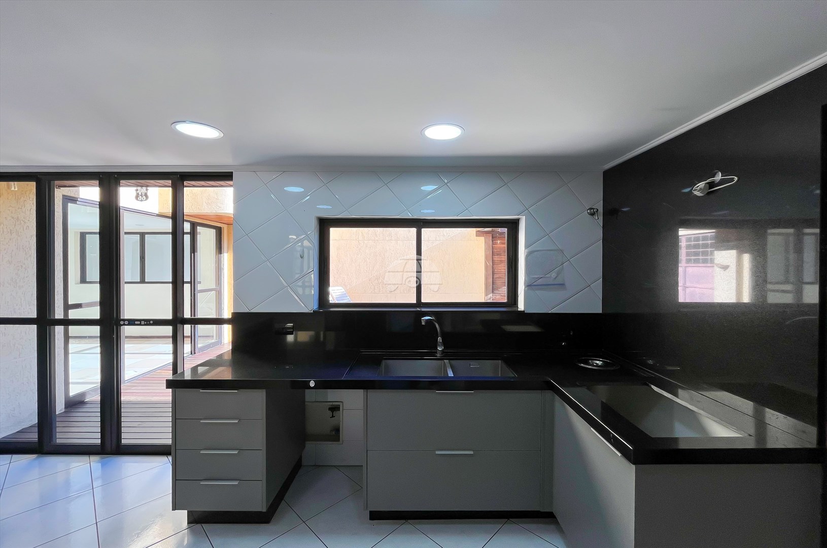 Casa para alugar em Boa Vista, Curitiba — MAFI ADMINISTRADORA DE IMOVEIS LTDA