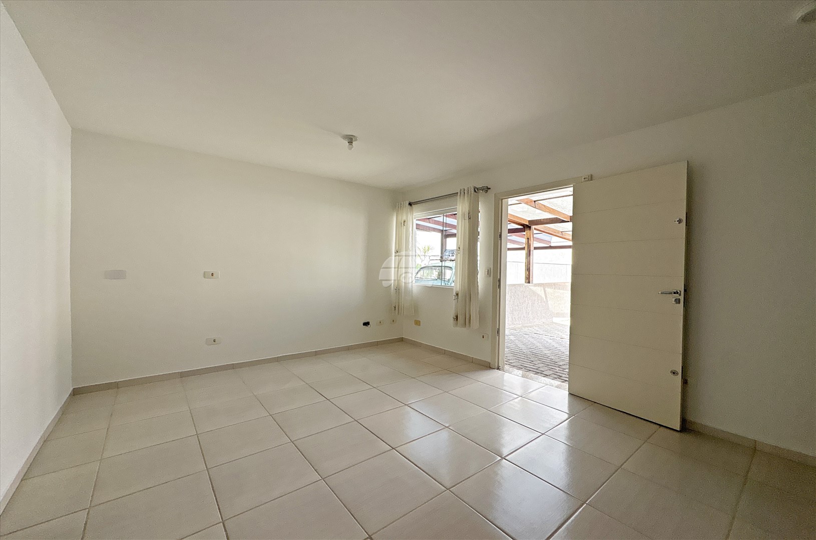 Casa para alugar em São Gabriel, Colombo — Portal Chave Fácil