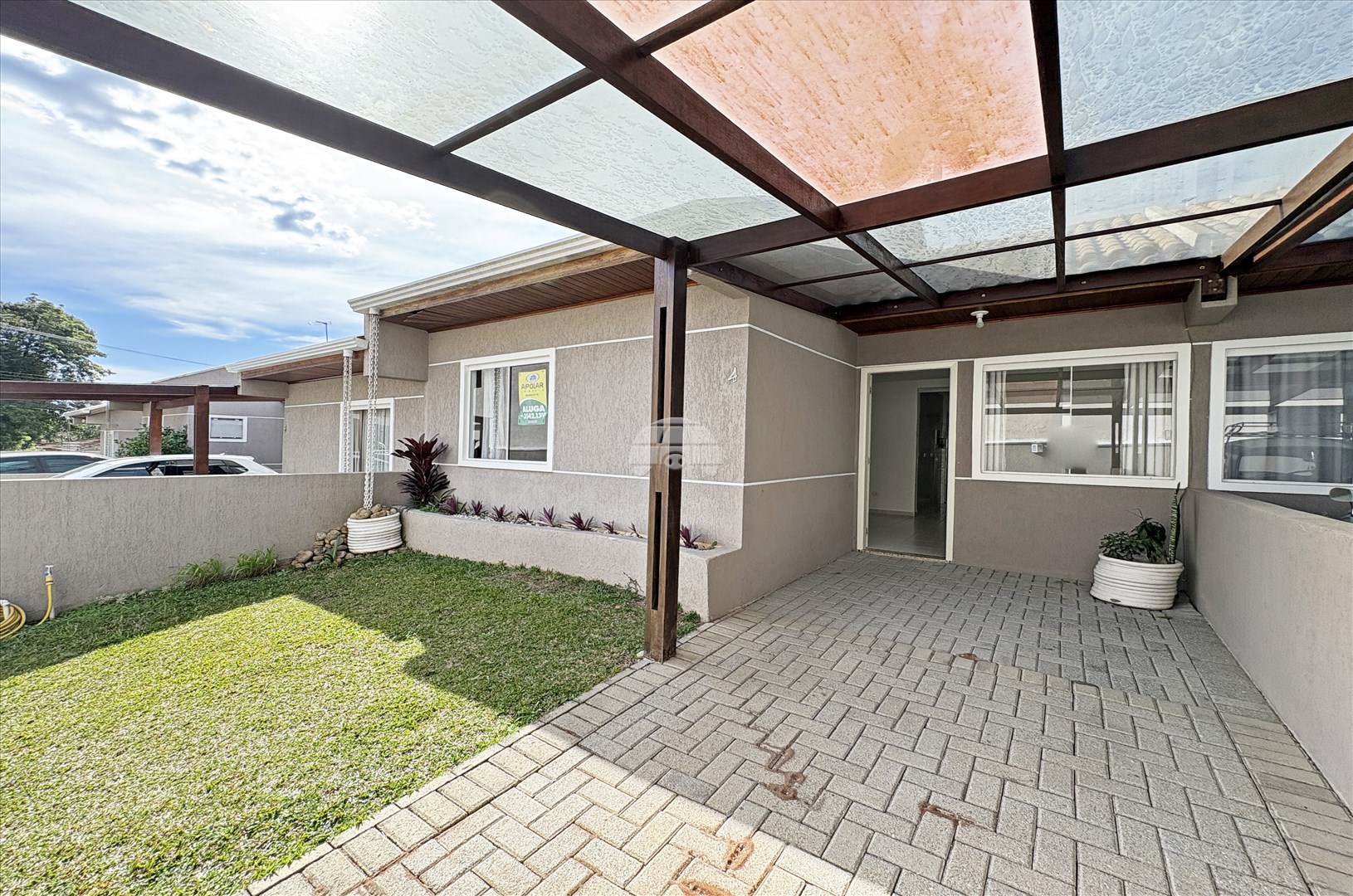 Casa para alugar em São Gabriel, Colombo — Portal Chave Fácil