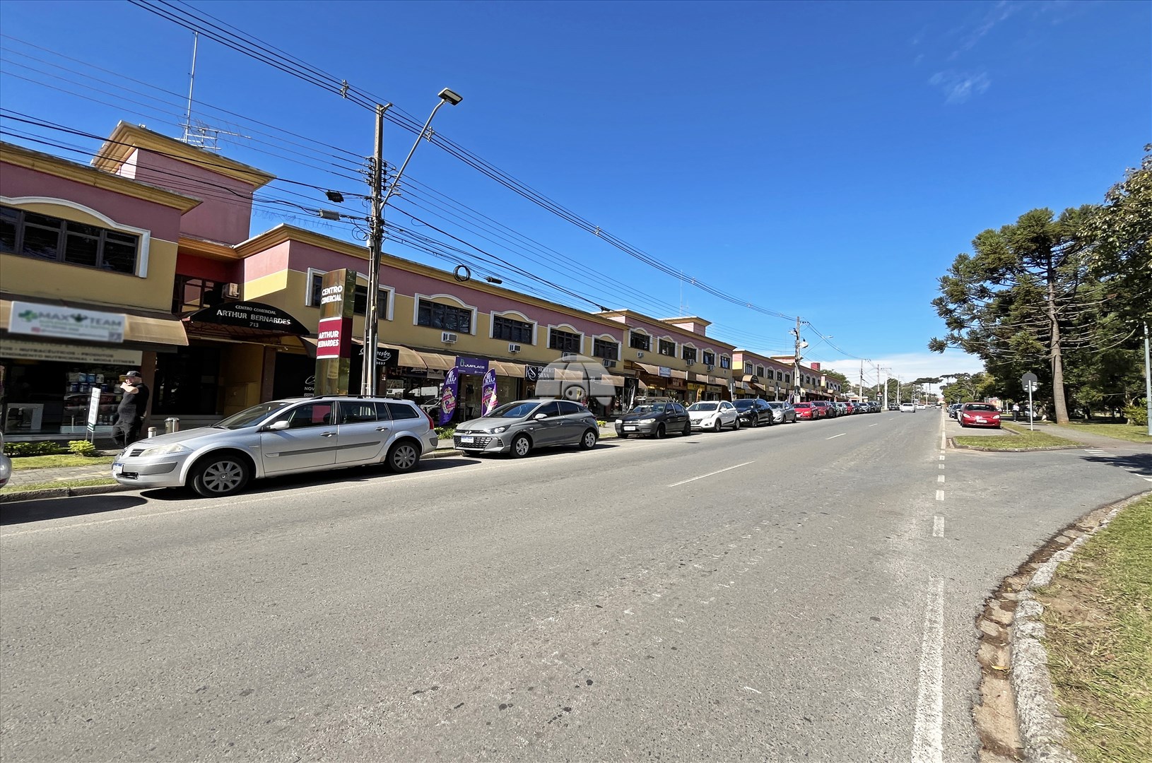 Loja Comercial para Locação no Bairro Portão ref. 17251 (10 / 10)