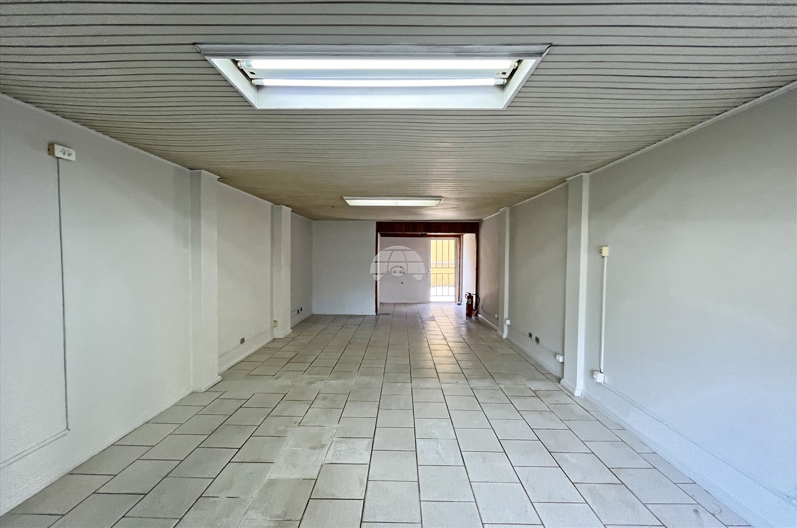 Loja Comercial para Locação no Bairro Portão ref. 17251 (3 / 10)