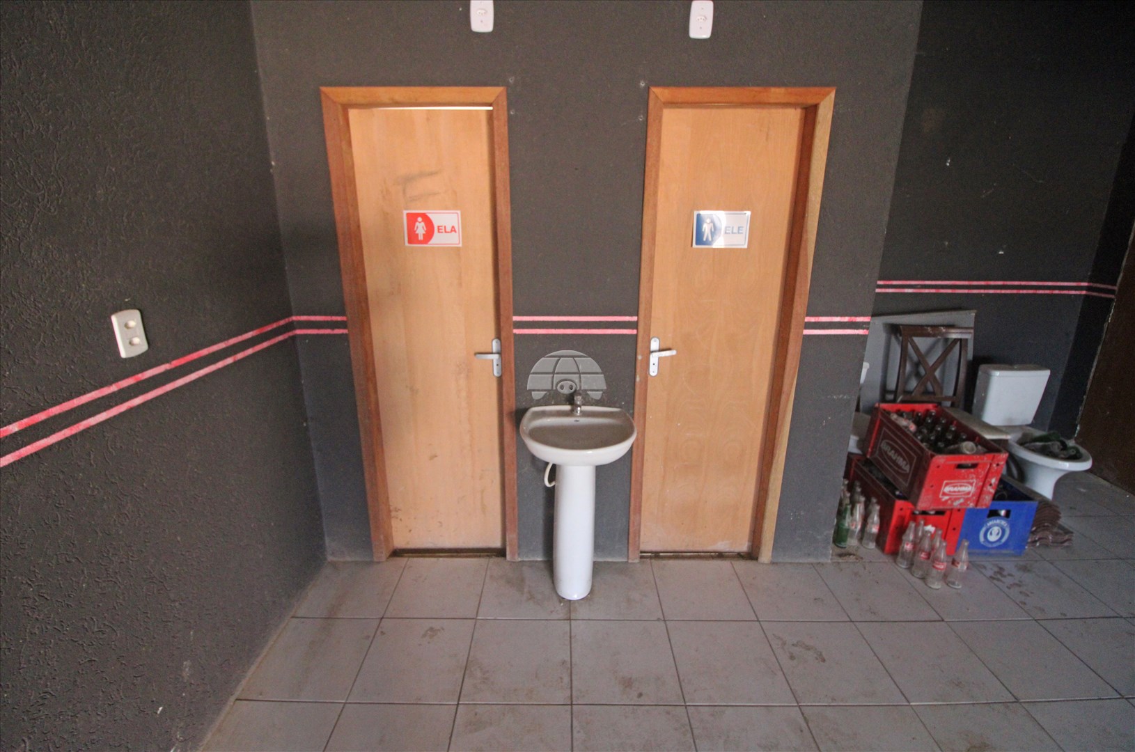 Sala/Conjunto Comercial para alugar em Sítio Cercado, Curitiba — Portal Chave Fácil