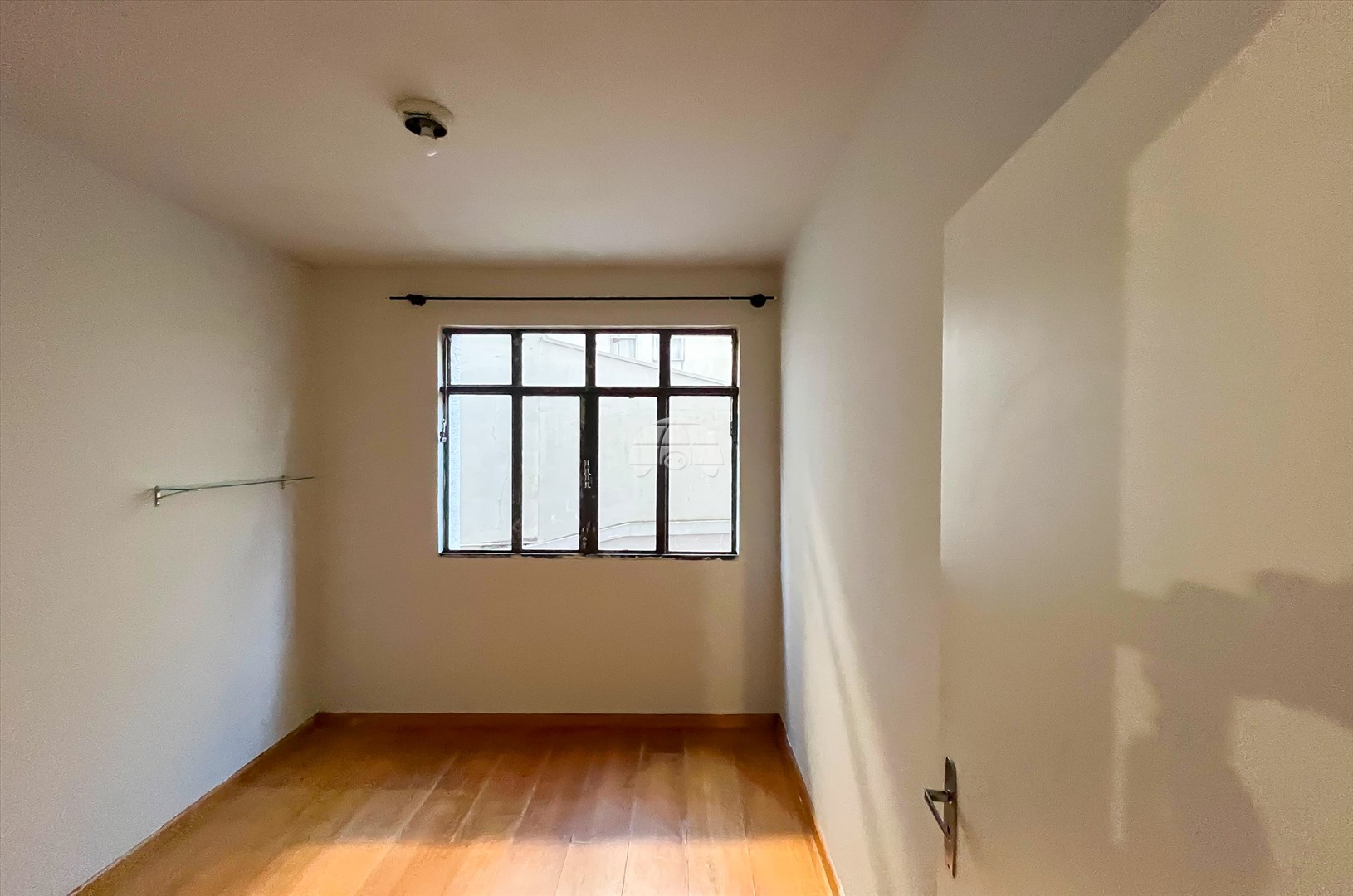 Apartamento para alugar em Cristo Rei, Curitiba — UNA