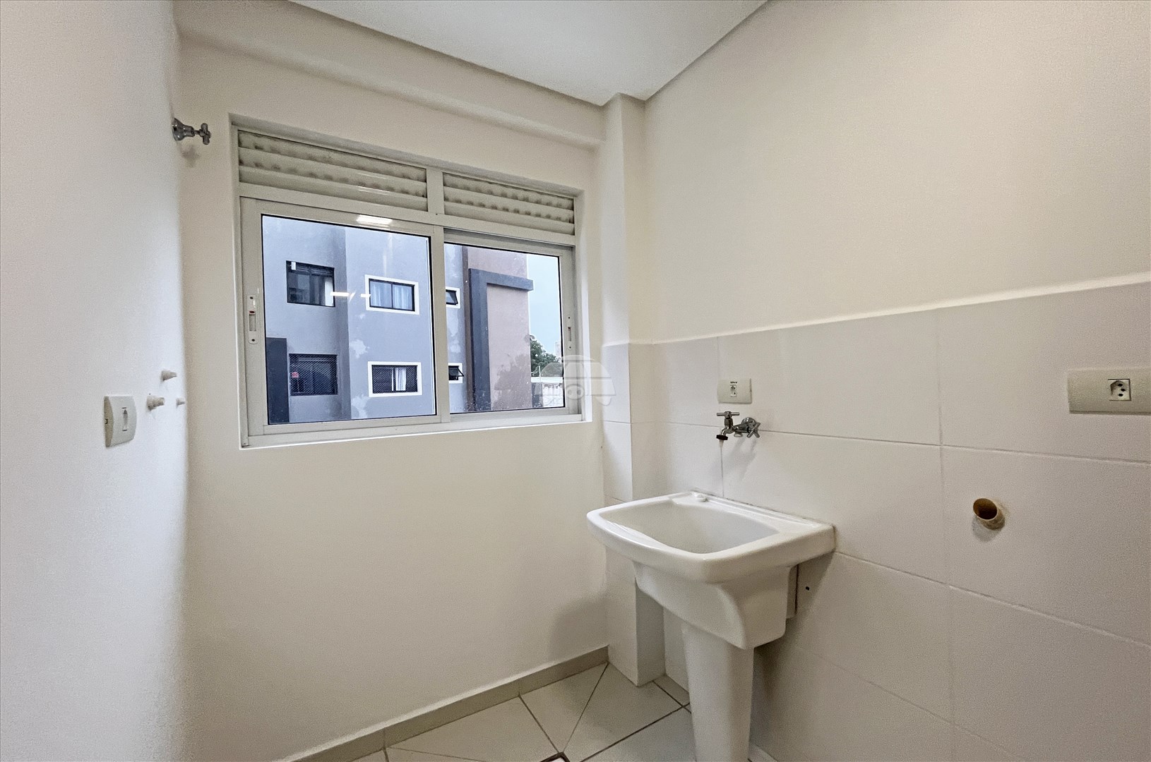 Apartamento Residencial para Locação no Bairro Portão ref. 103655 (9 / 10)