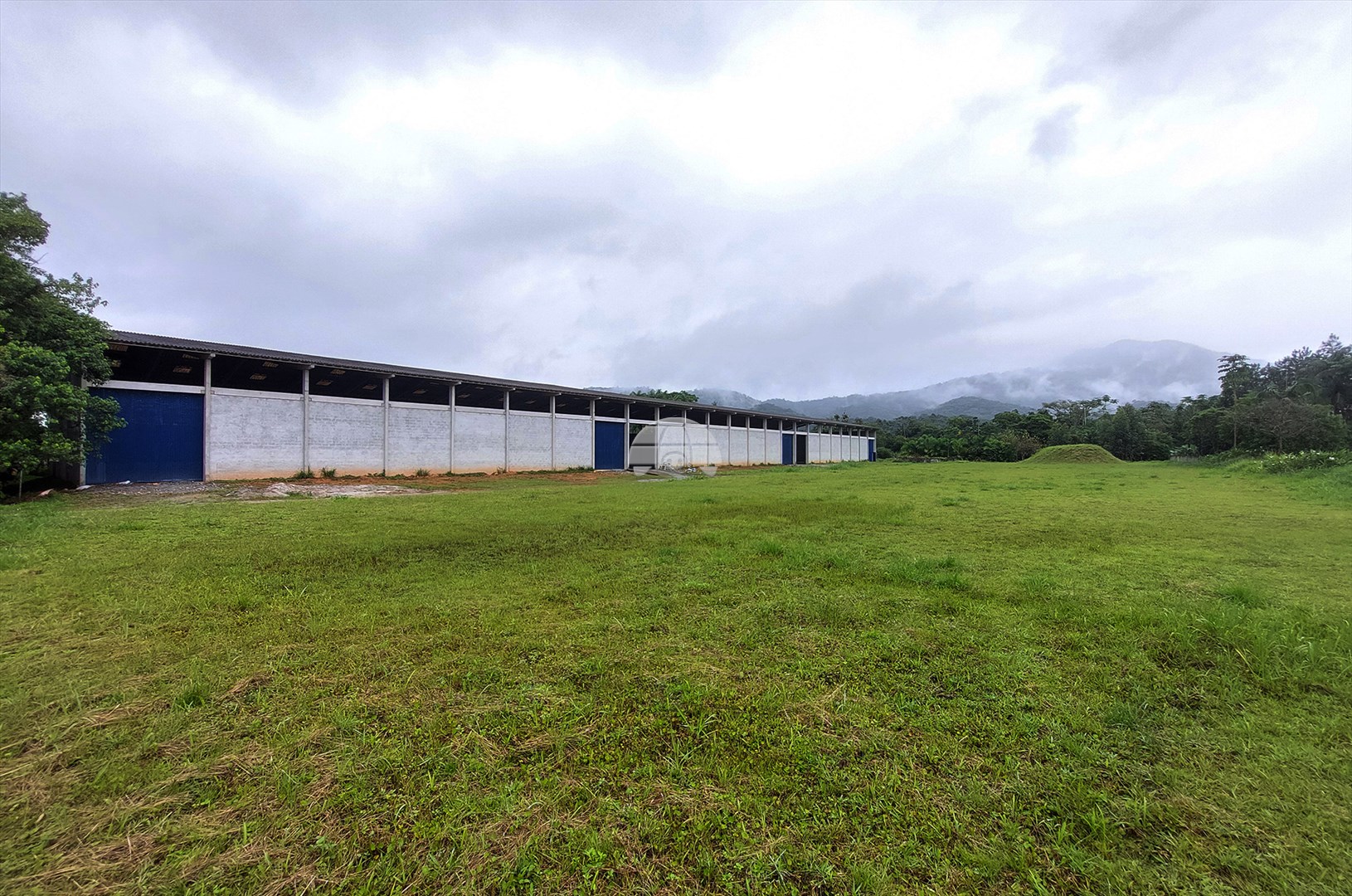 Barracão/Galpão para alugar em Rio Bonito (piraberaba), Joinville — Portal Chave Fácil
