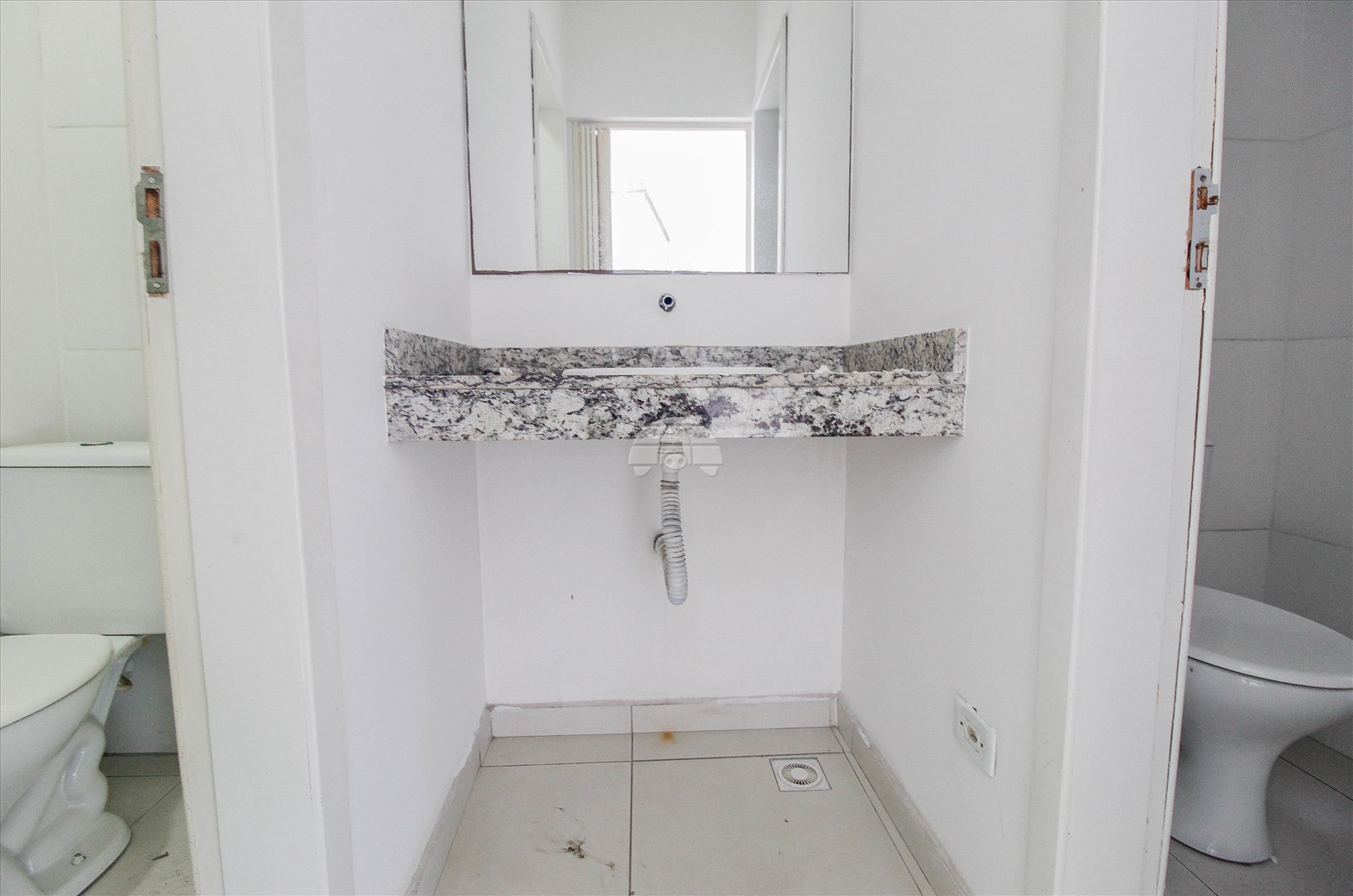 Comercial para alugar em Sítio Cercado, Curitiba — GOMES CONSULTOR IMOBILIARIO LTDA.
