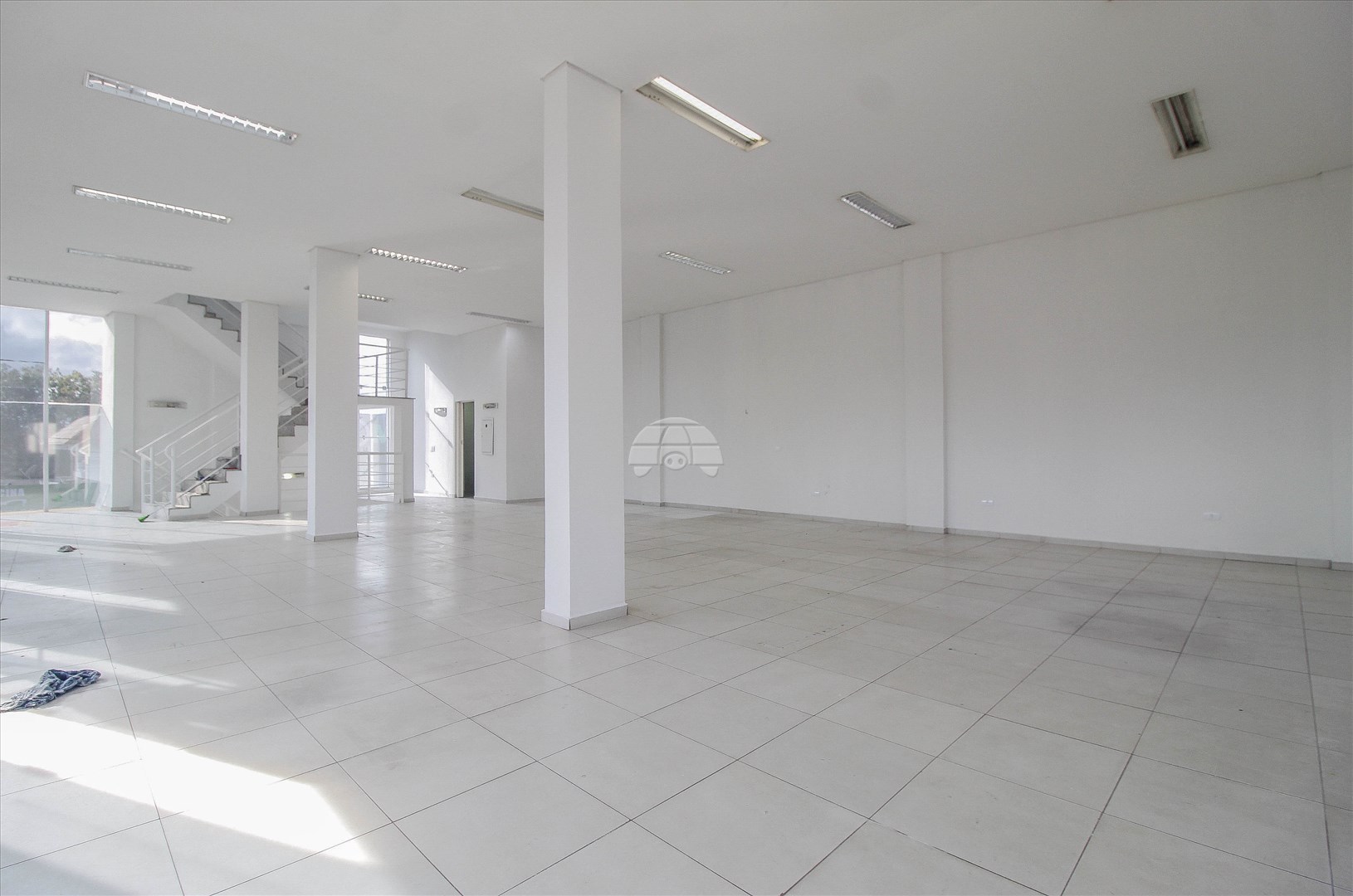 Comercial para alugar em Sítio Cercado, Curitiba — GOMES CONSULTOR IMOBILIARIO LTDA.