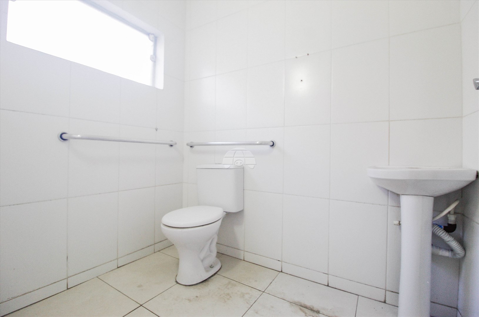 Sala/Conjunto Comercial para alugar em Sítio Cercado, Curitiba — Portal Chave Fácil