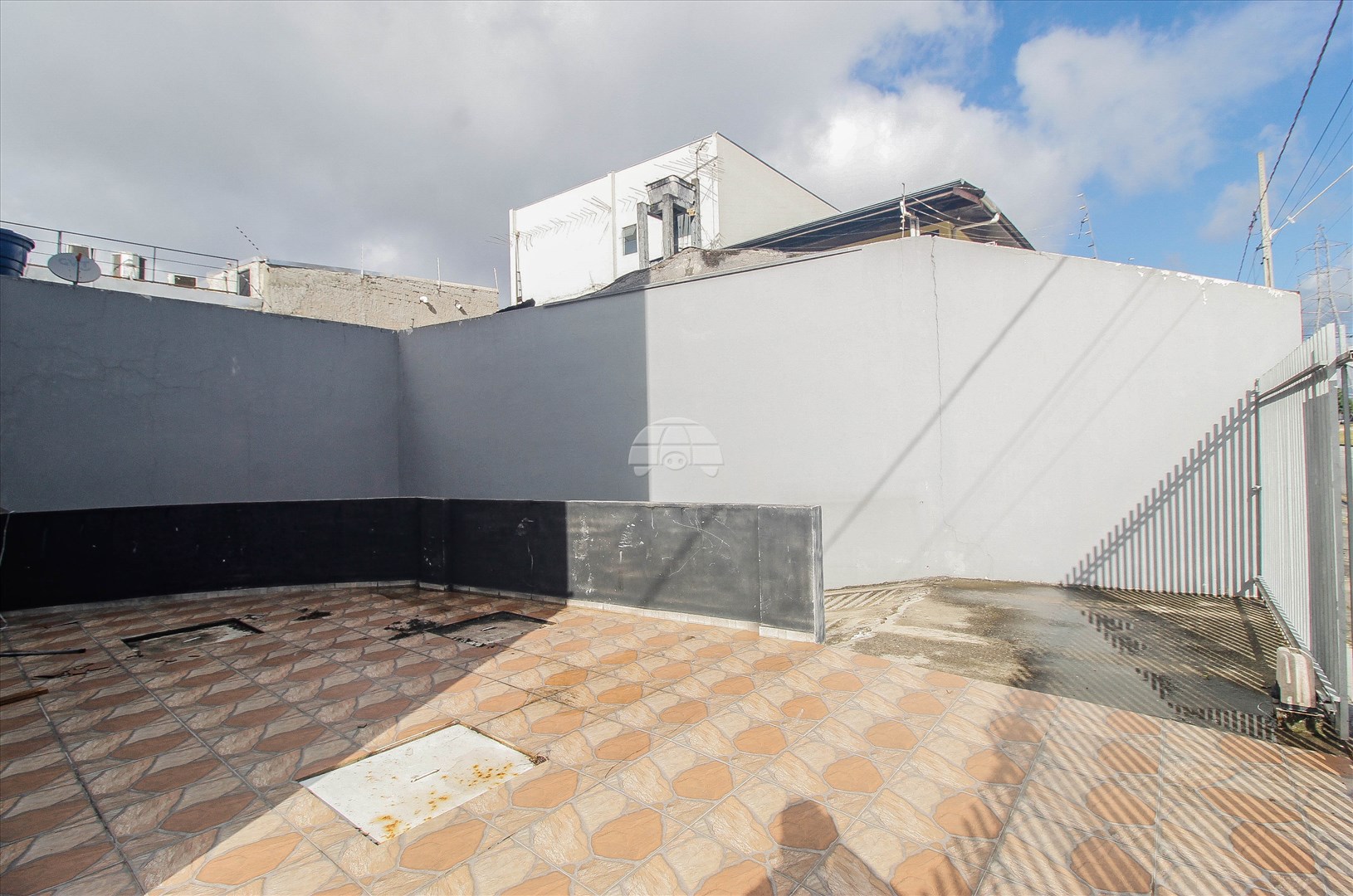 Comercial para alugar em Sítio Cercado, Curitiba — GOMES CONSULTOR IMOBILIARIO LTDA.