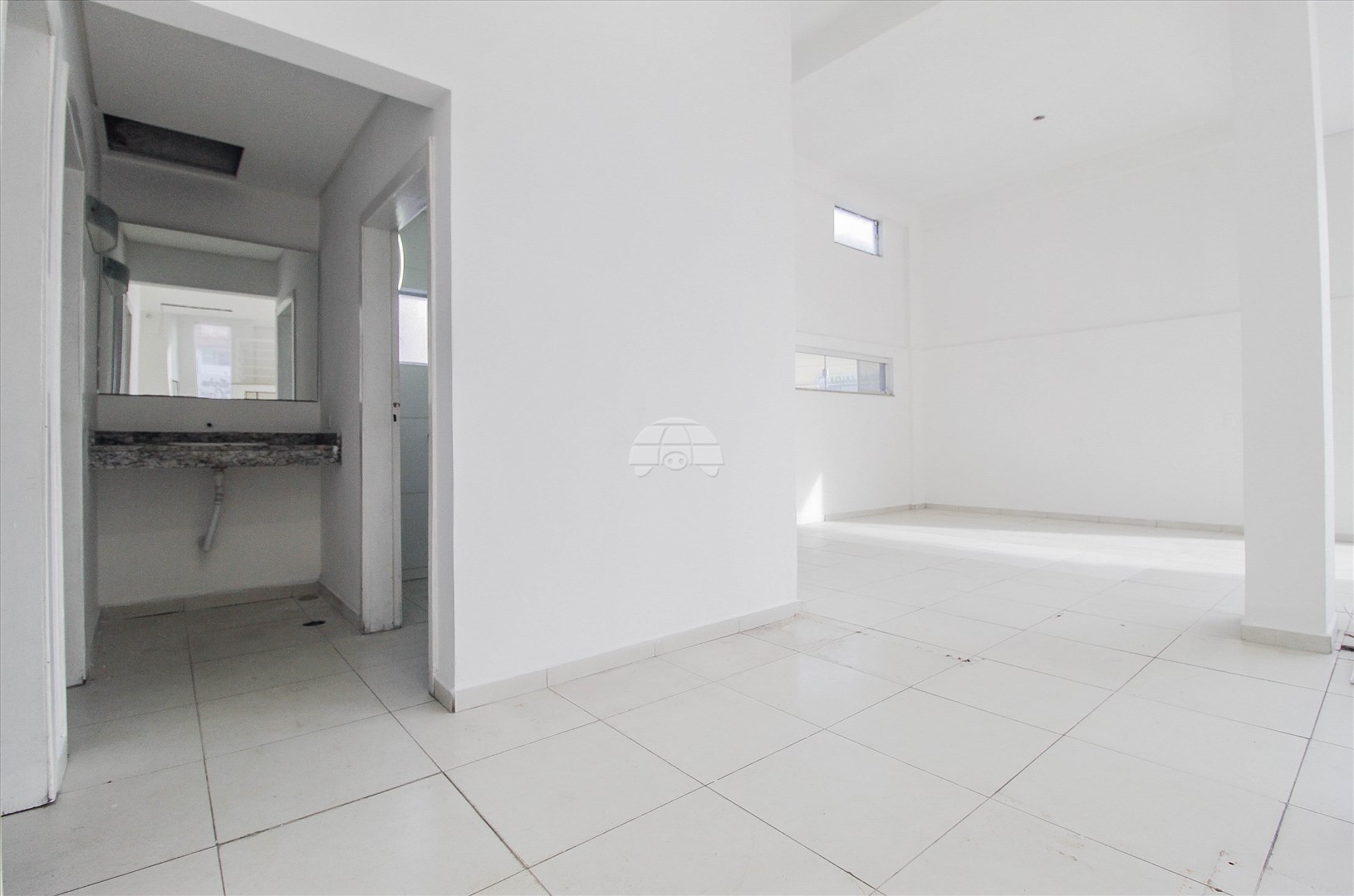 Sala/Conjunto Comercial para alugar em Sítio Cercado, Curitiba — Portal Chave Fácil