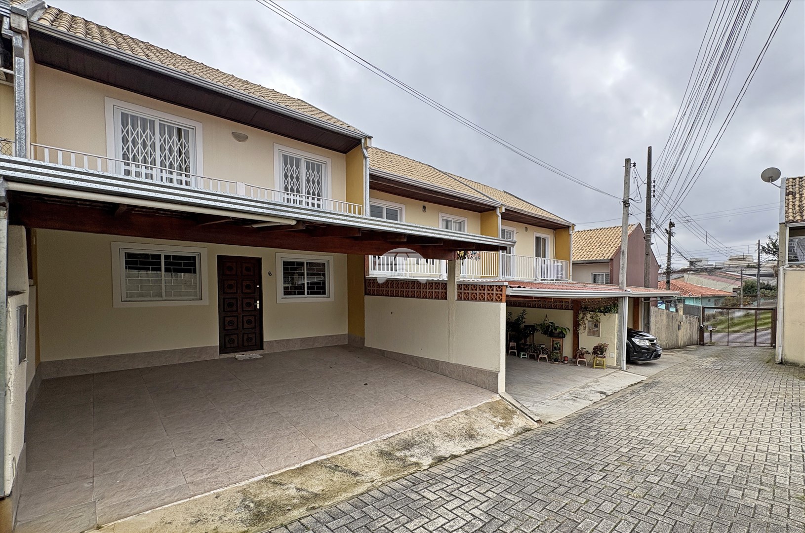 Sobrado para alugar em Xaxim, Curitiba — Portal Chave Fácil