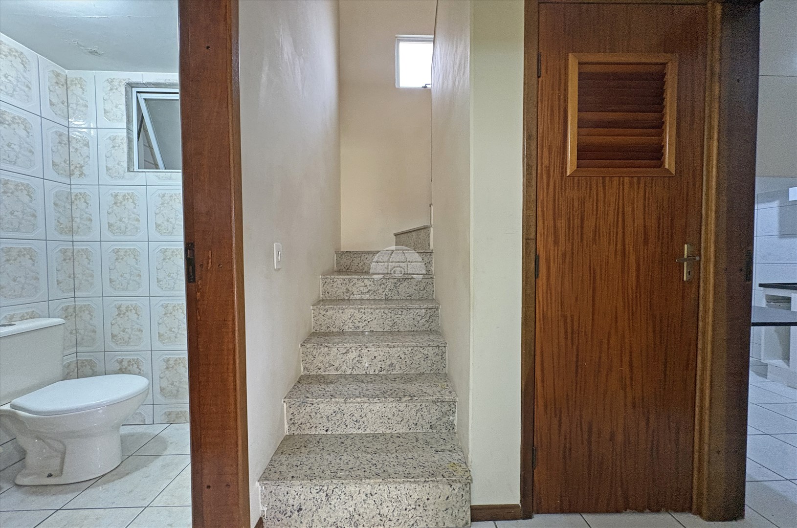Sobrado para alugar em Xaxim, Curitiba — Portal Chave Fácil